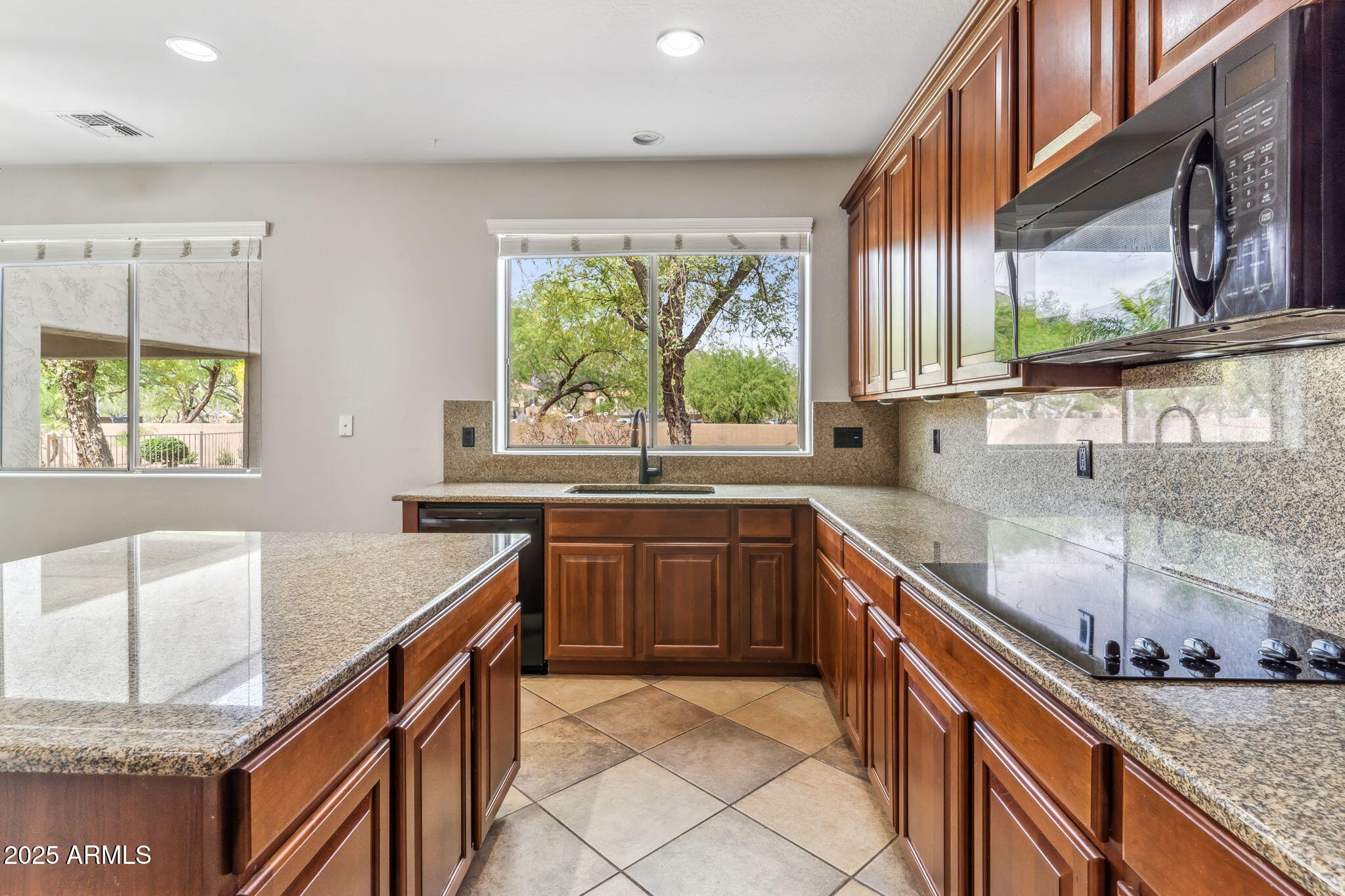 5042 W LARIAT Lane