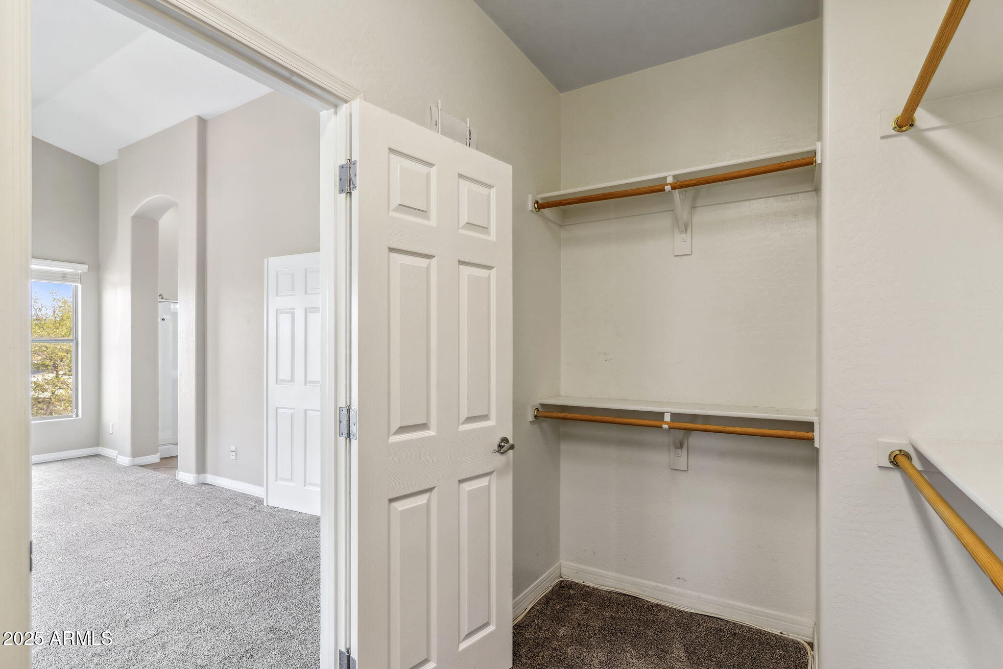 5042 W LARIAT Lane