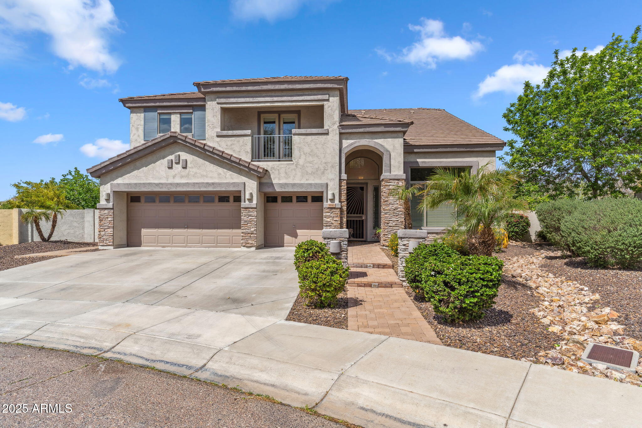 5042 W LARIAT Lane