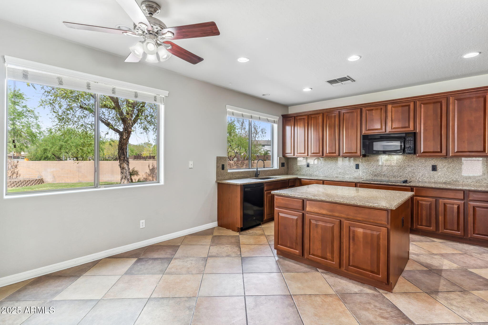 5042 W LARIAT Lane