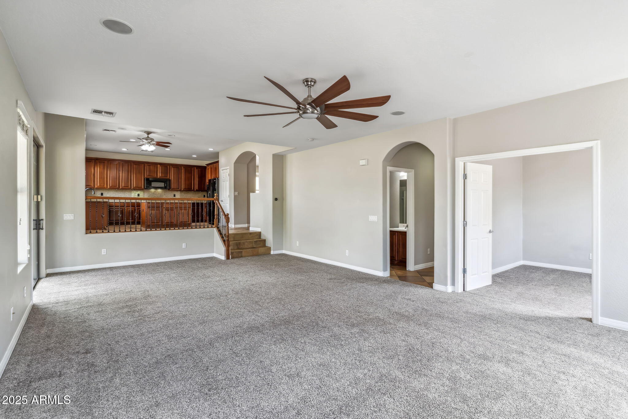5042 W LARIAT Lane
