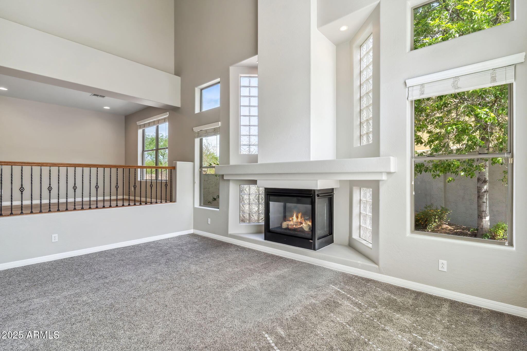 5042 W LARIAT Lane