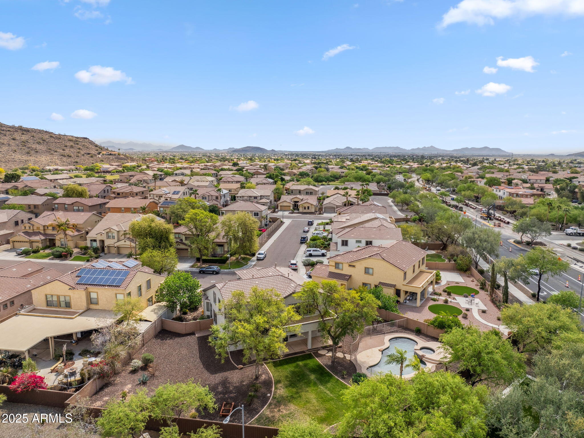 5042 W LARIAT Lane