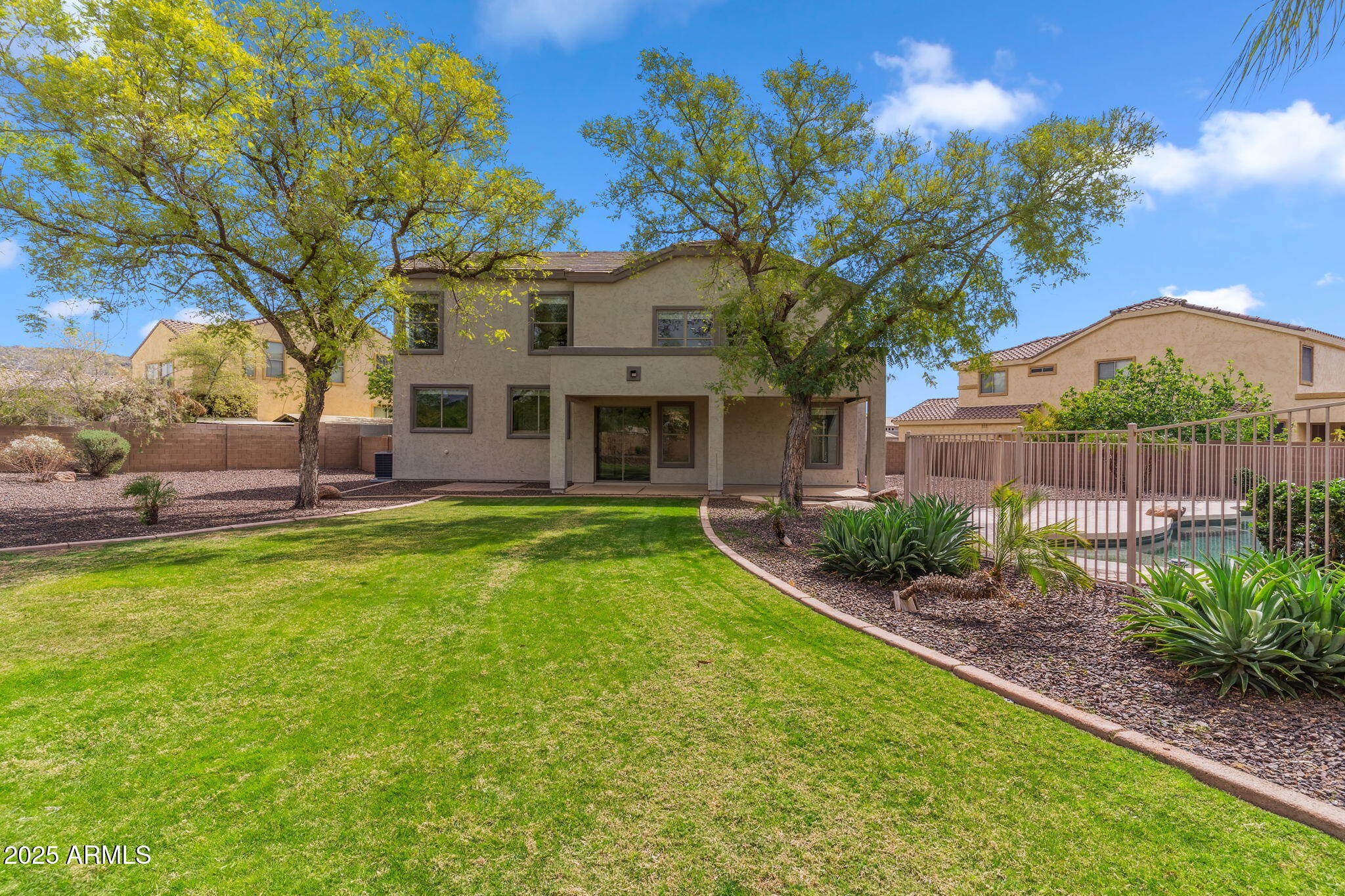 5042 W LARIAT Lane
