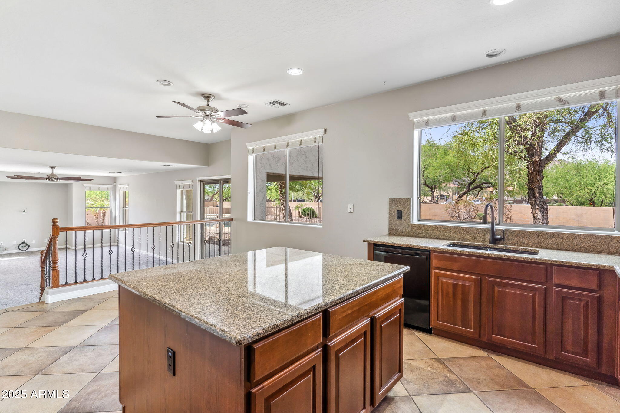 5042 W LARIAT Lane