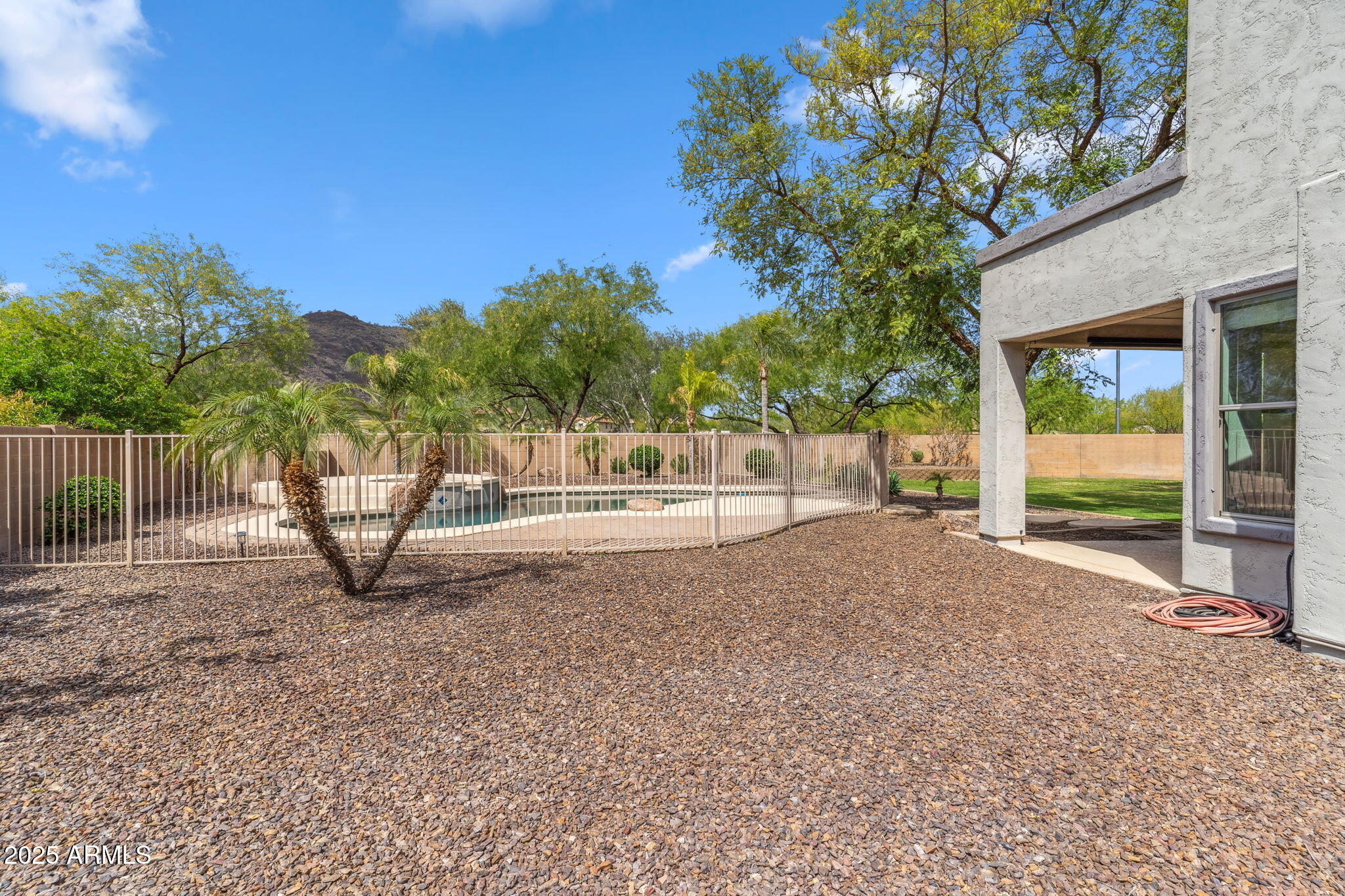 5042 W LARIAT Lane