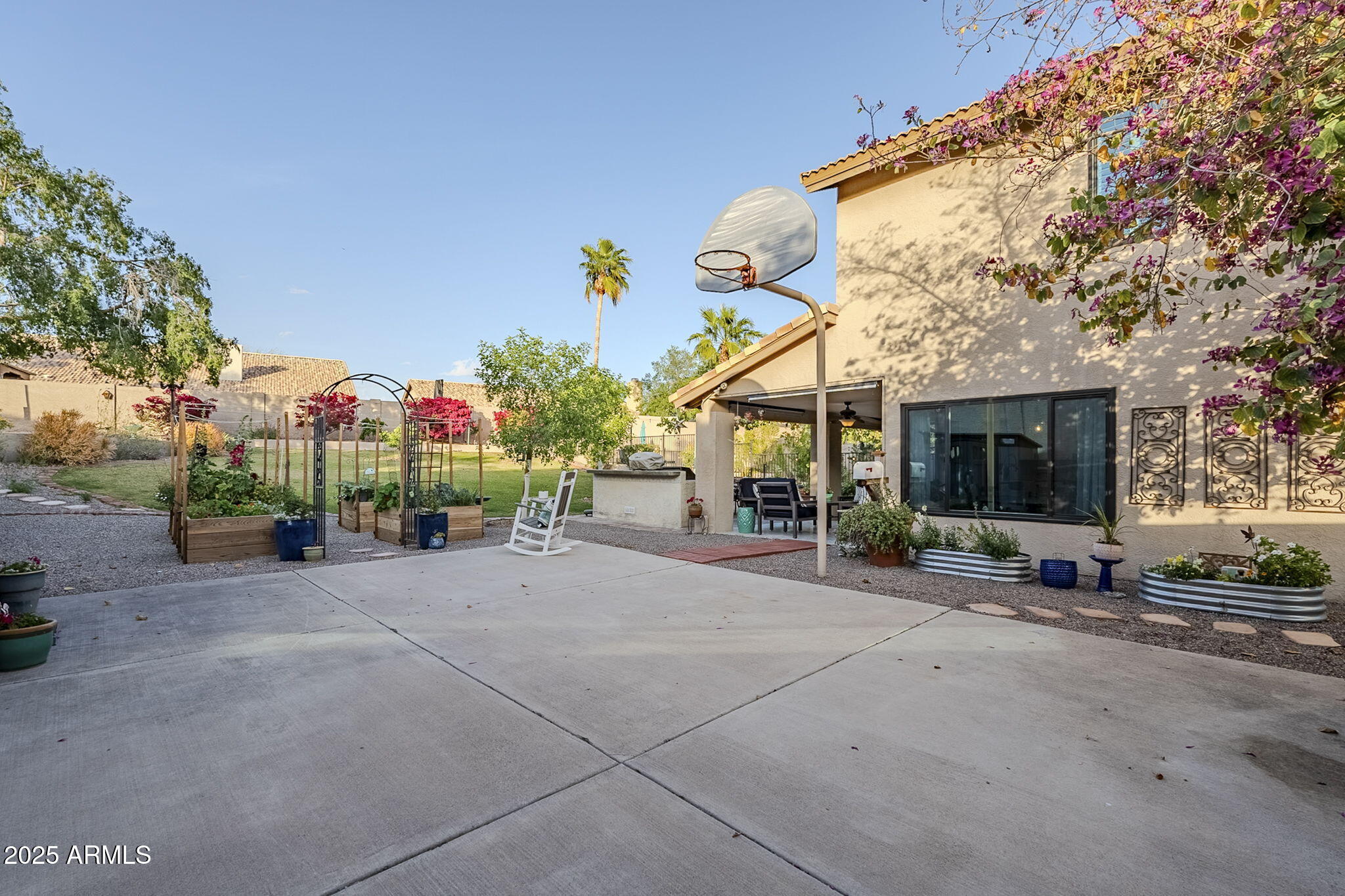 2468 E DRY CREEK Road