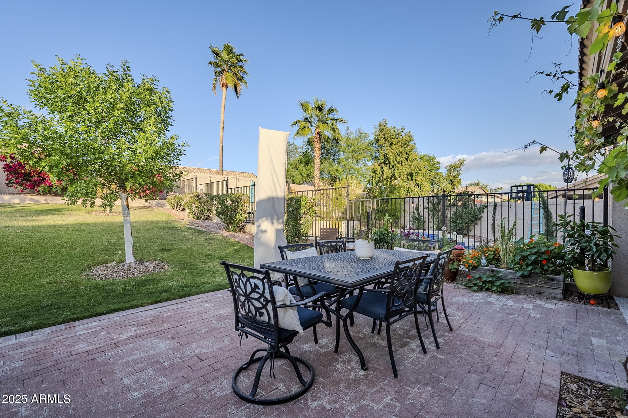 2468 E DRY CREEK Road