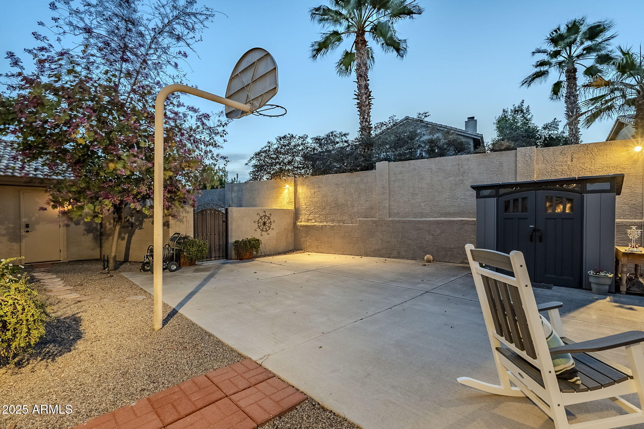 2468 E DRY CREEK Road