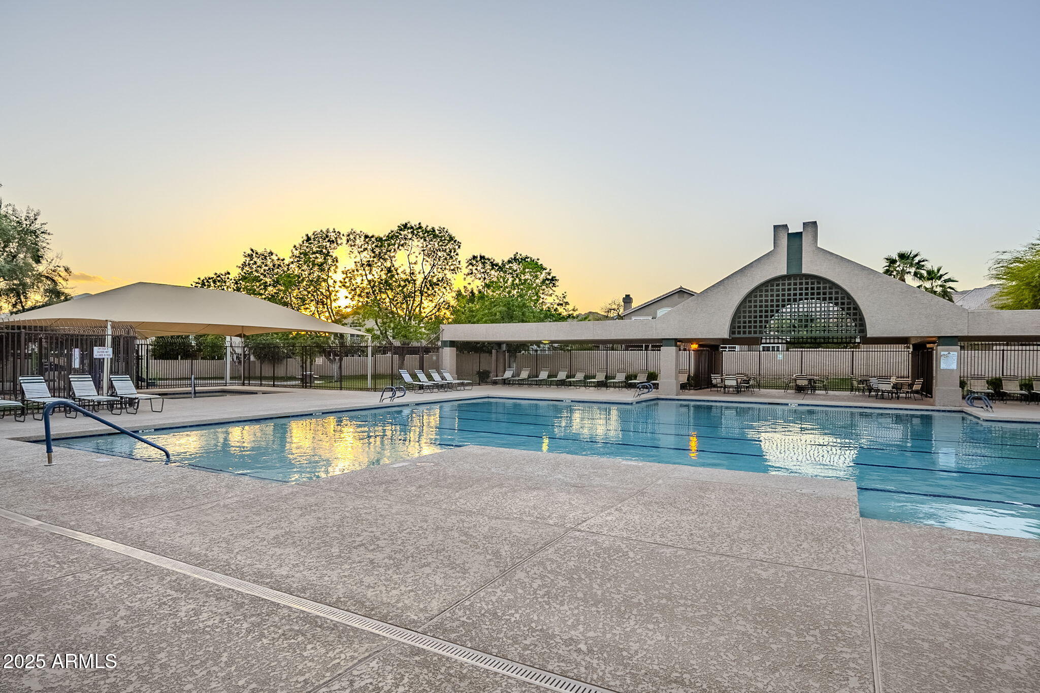 2468 E DRY CREEK Road