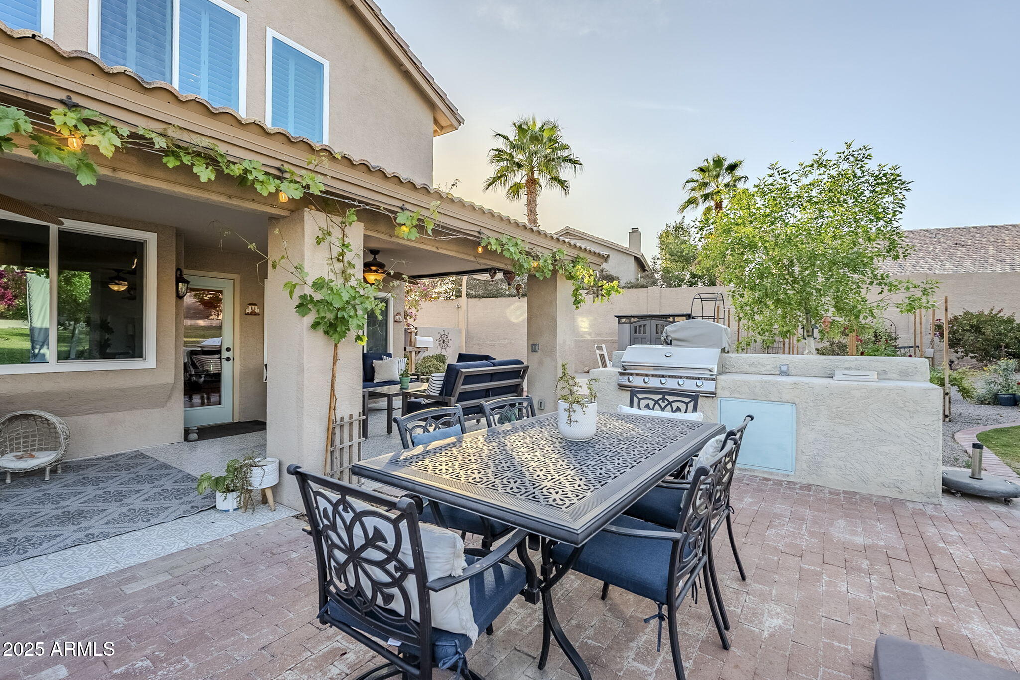 2468 E DRY CREEK Road