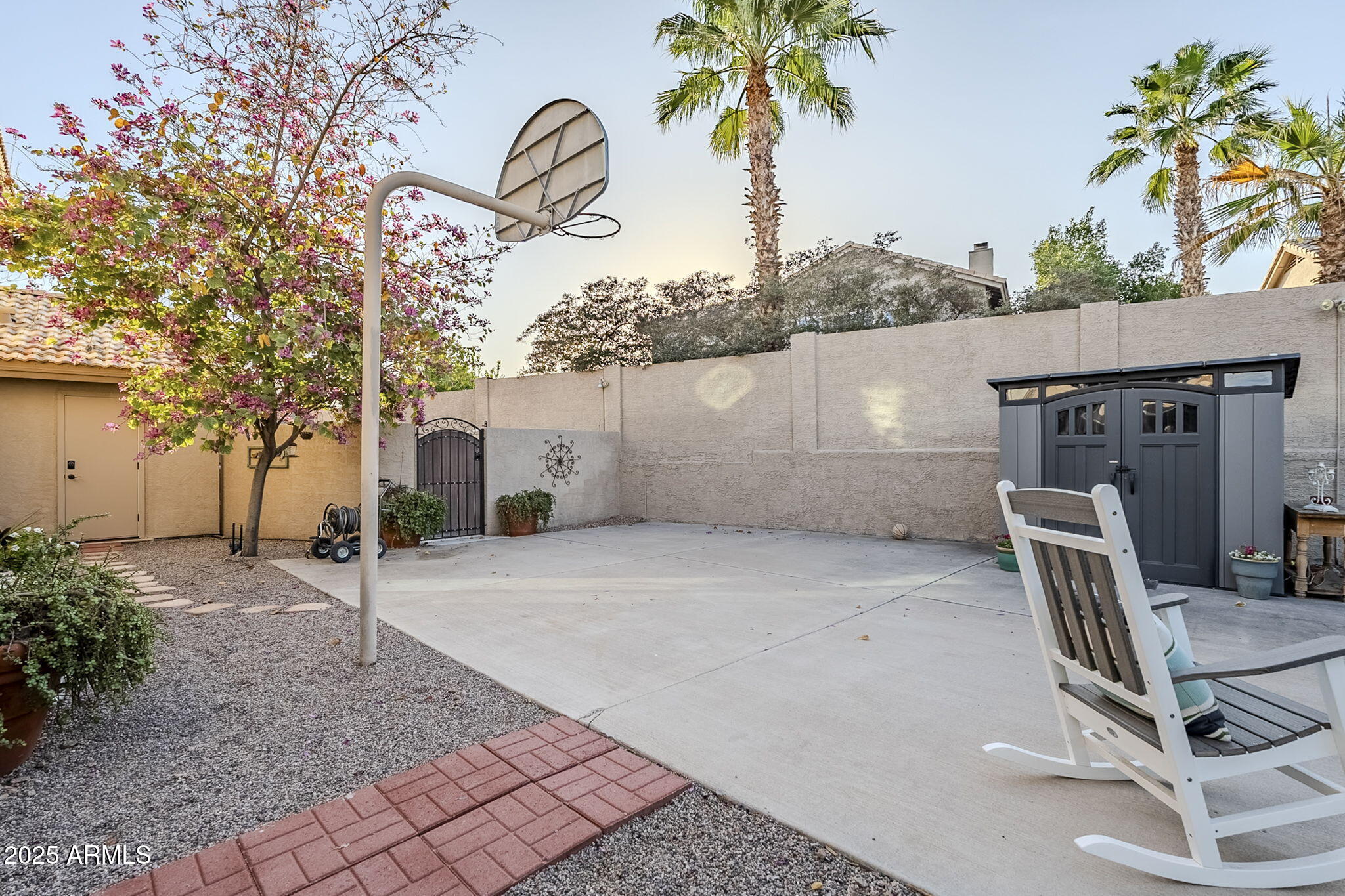 2468 E DRY CREEK Road