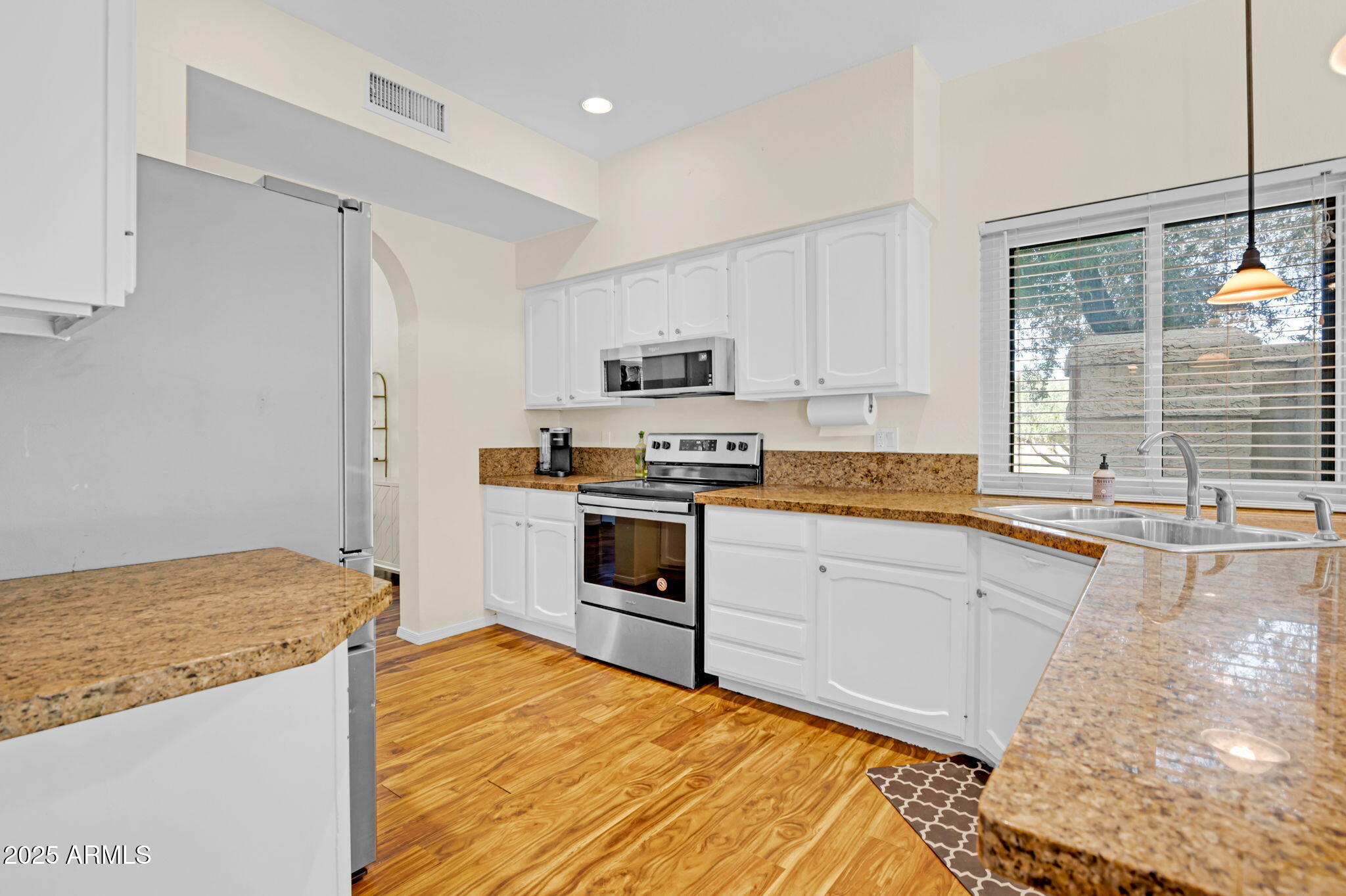155 W KNOX Road