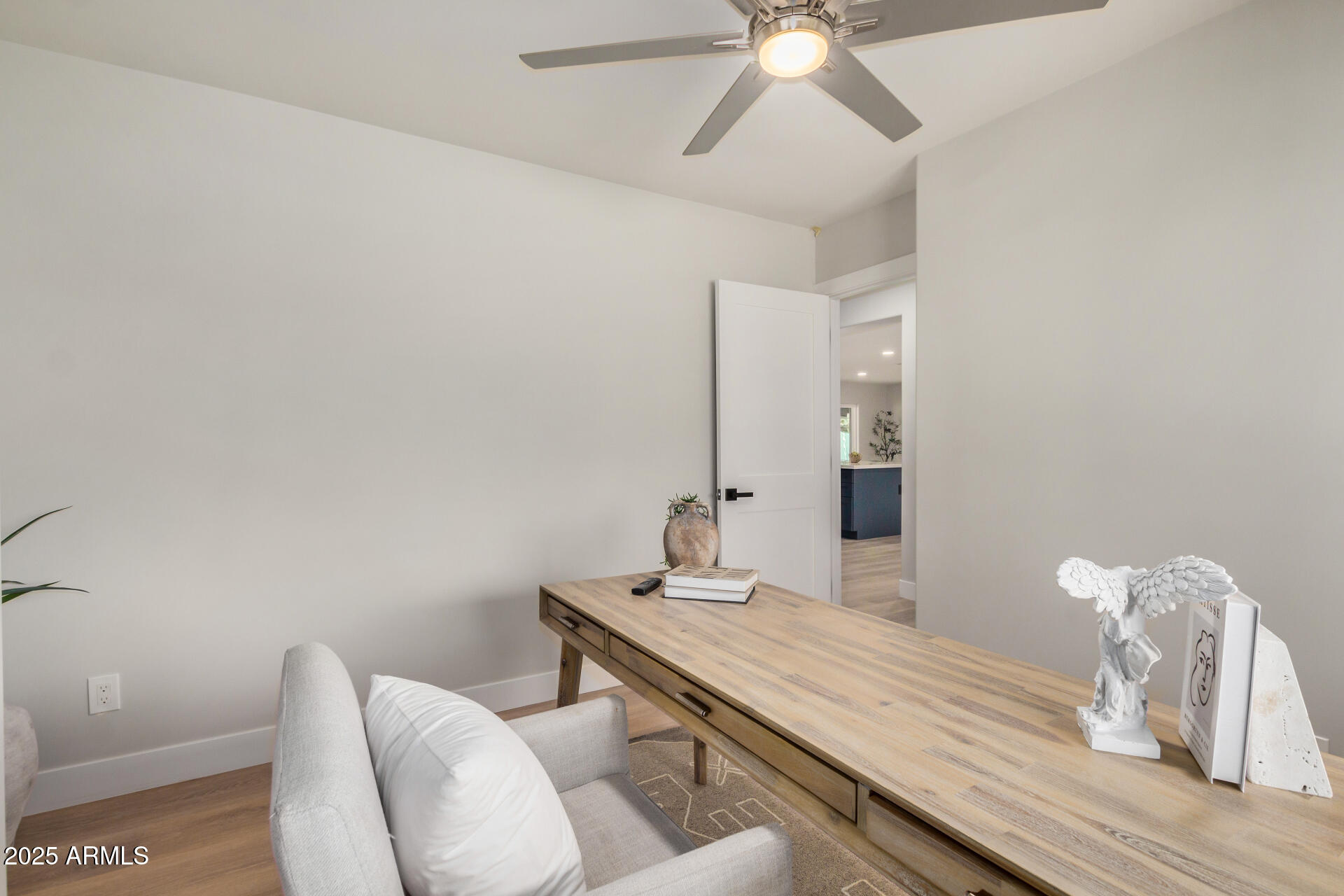 2905 W CAMPO BELLO Drive
