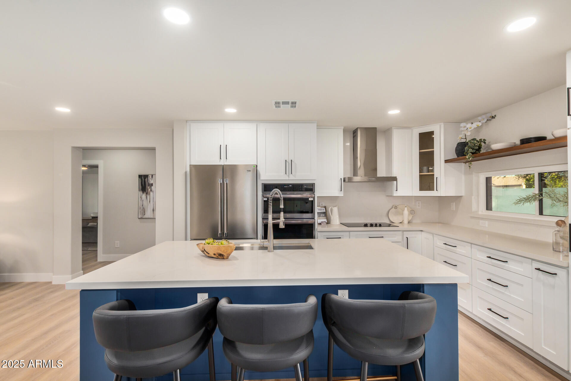 2905 W CAMPO BELLO Drive