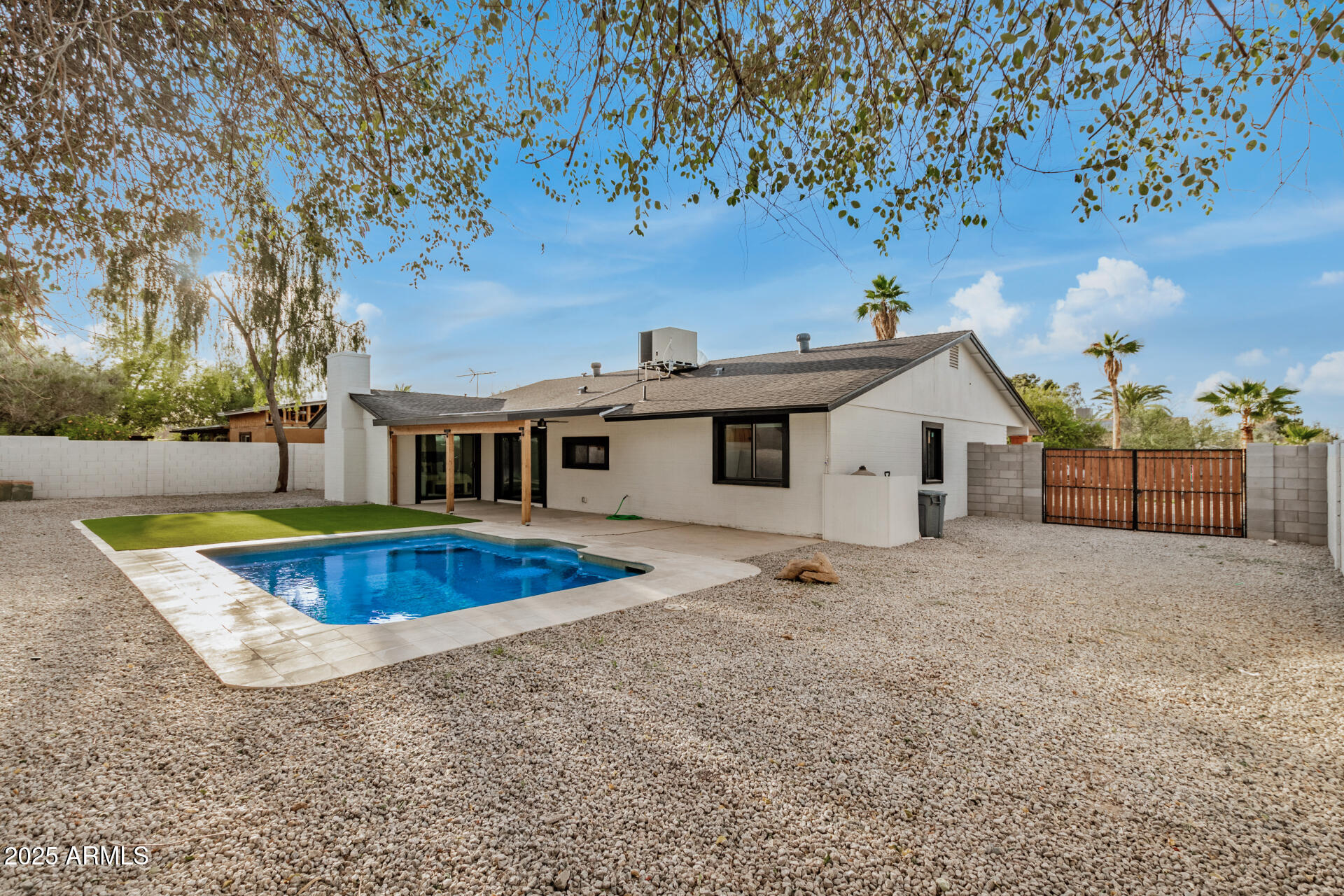 2905 W CAMPO BELLO Drive