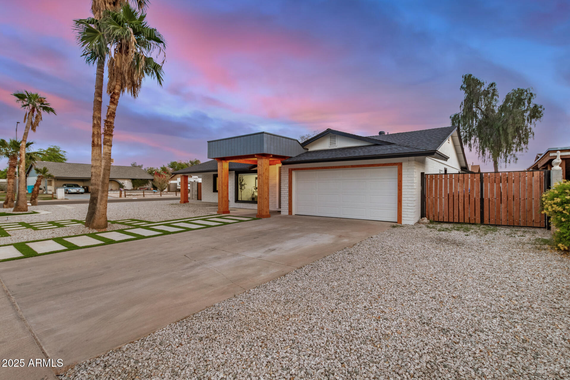 2905 W CAMPO BELLO Drive
