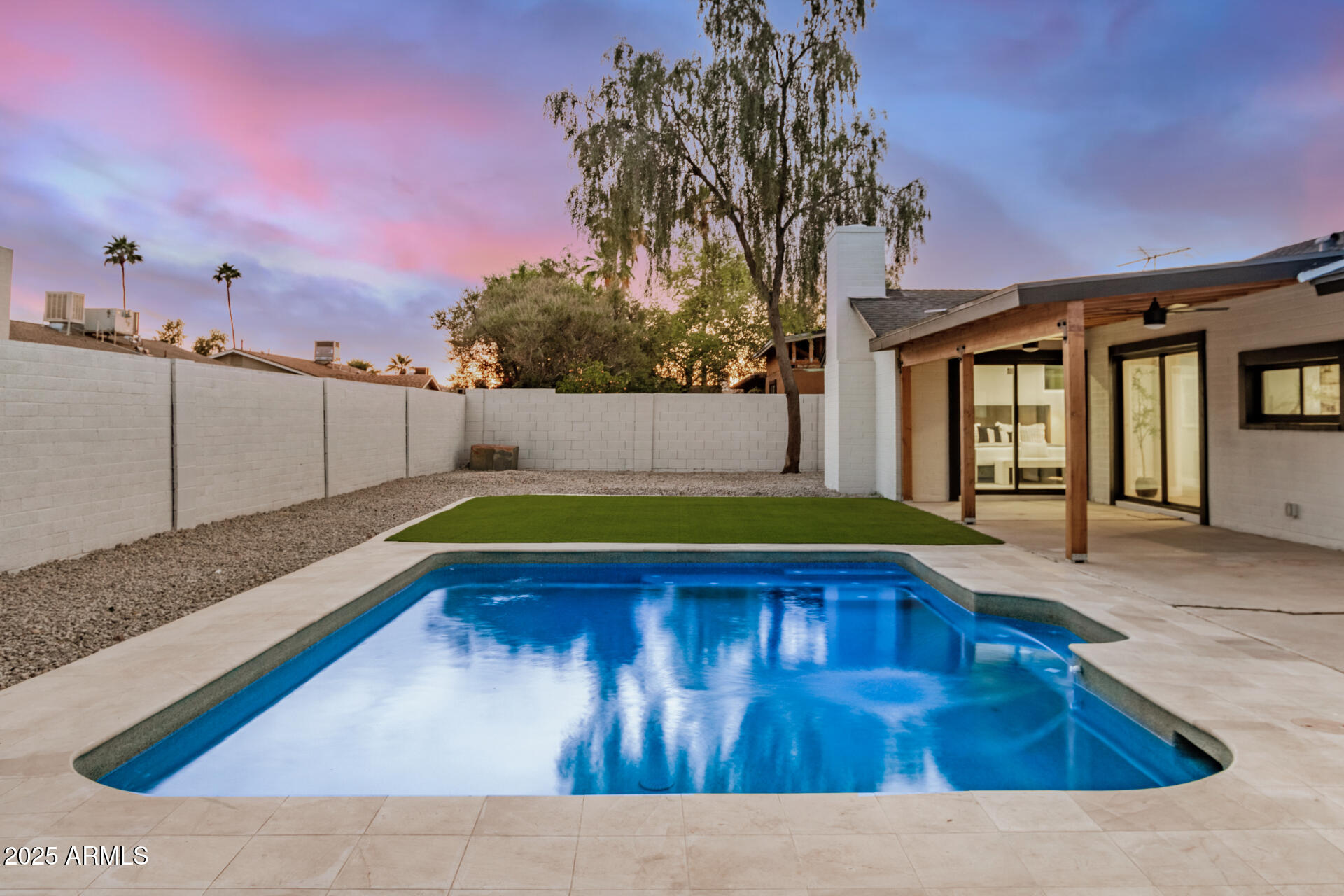 2905 W CAMPO BELLO Drive