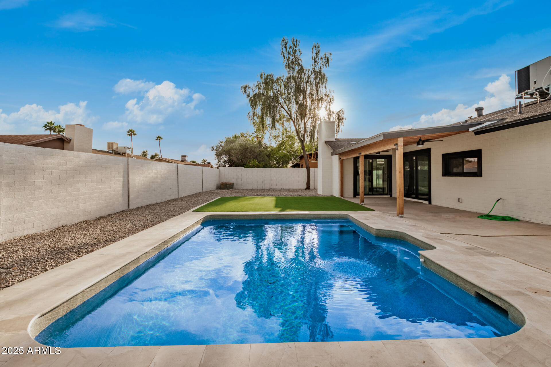 2905 W CAMPO BELLO Drive