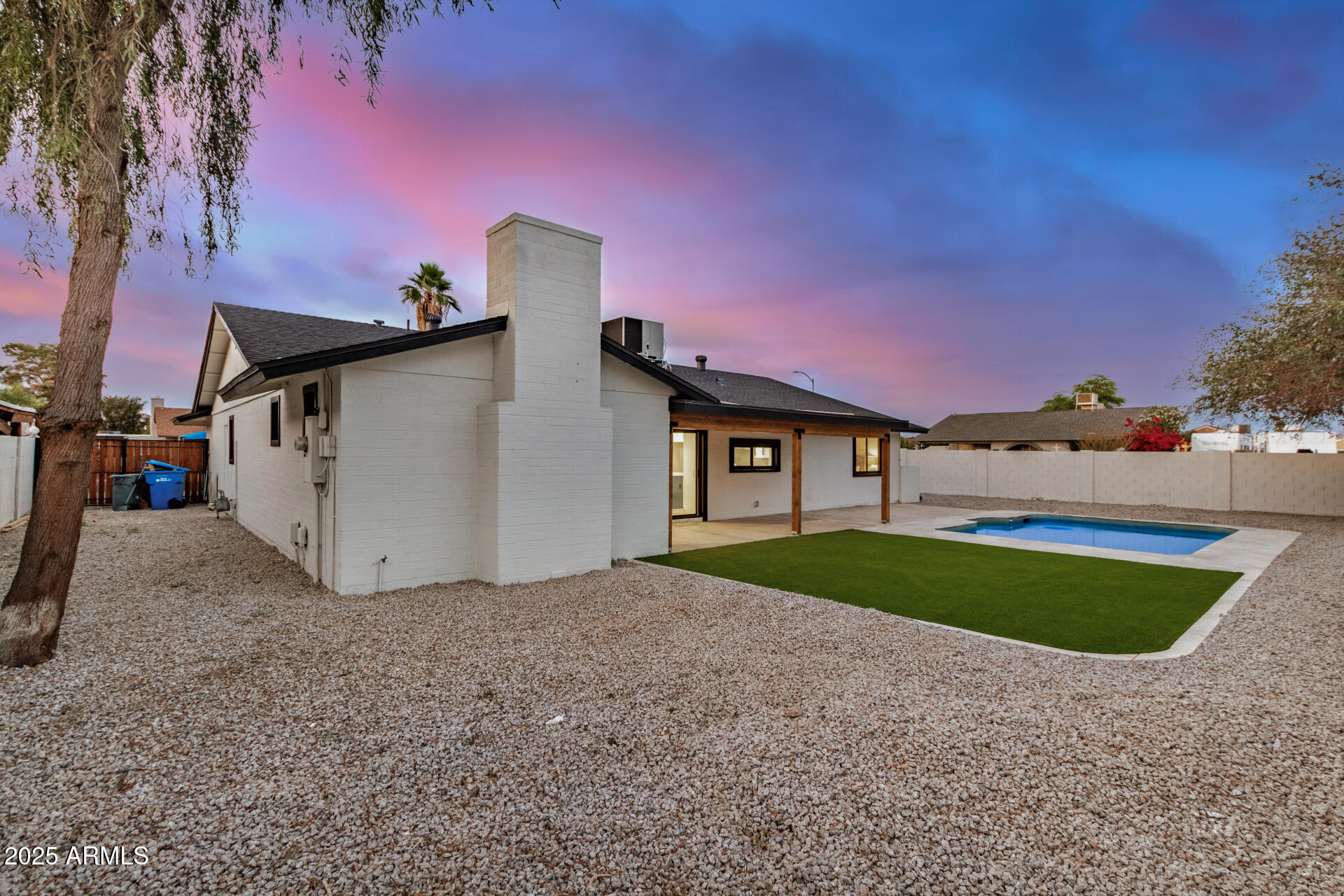 2905 W CAMPO BELLO Drive