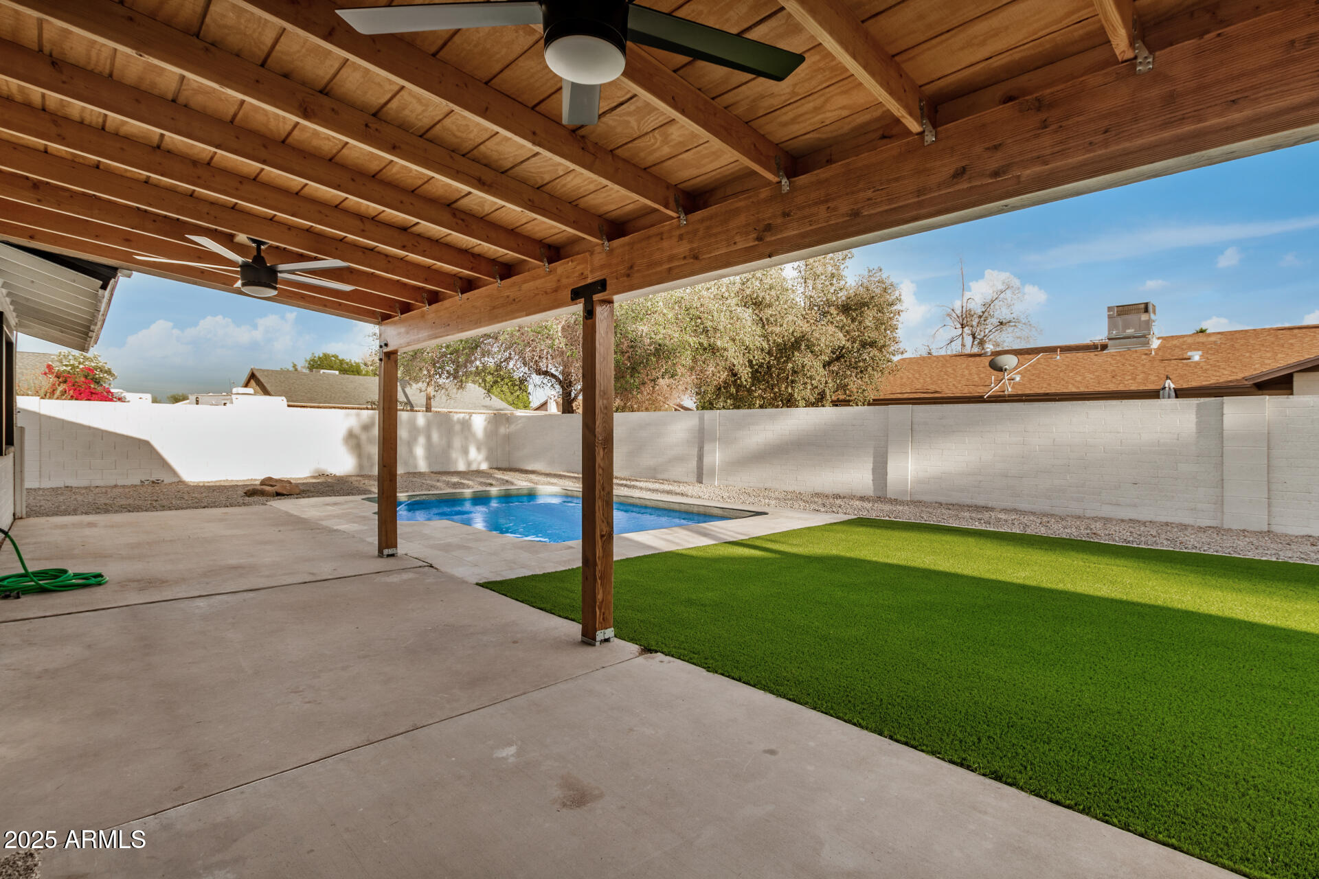2905 W CAMPO BELLO Drive
