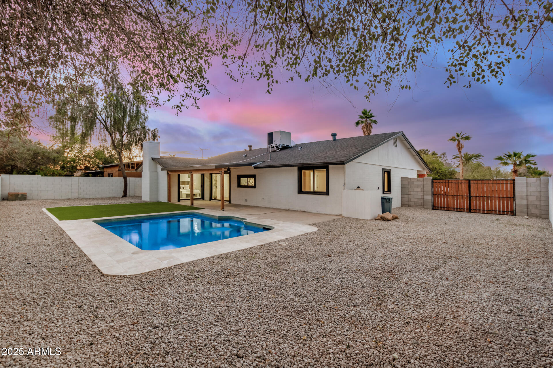 2905 W CAMPO BELLO Drive