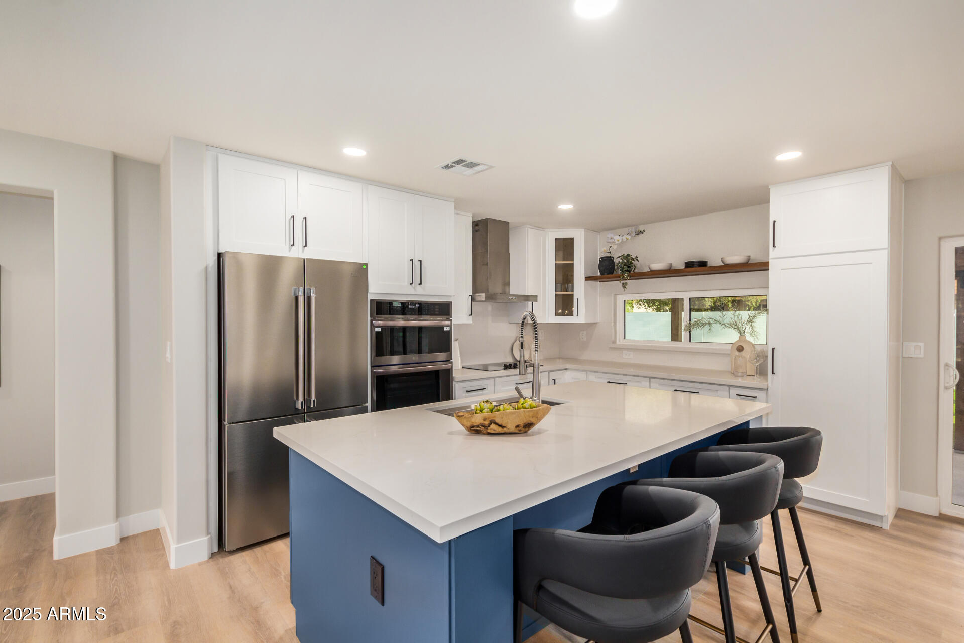 2905 W CAMPO BELLO Drive