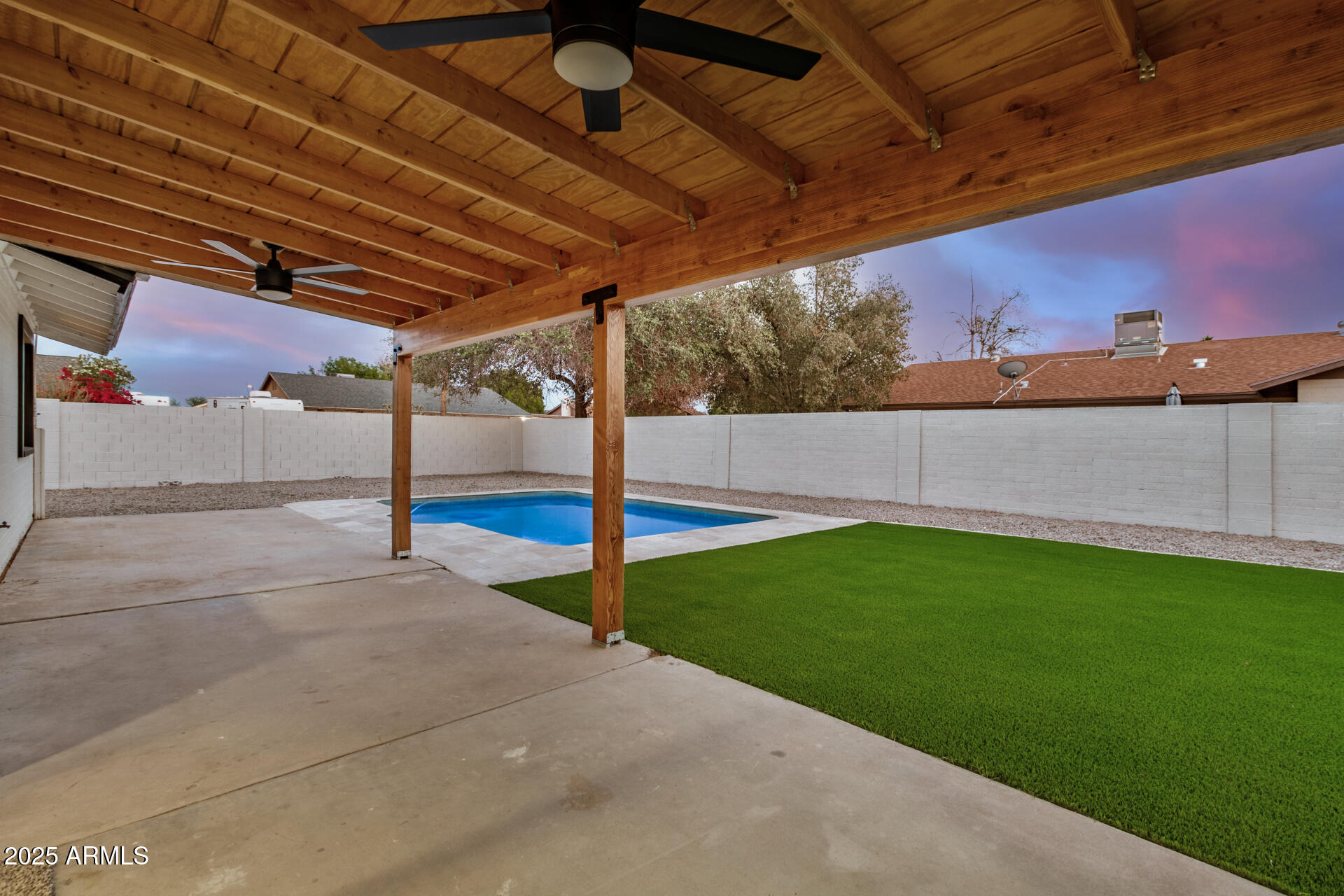 2905 W CAMPO BELLO Drive