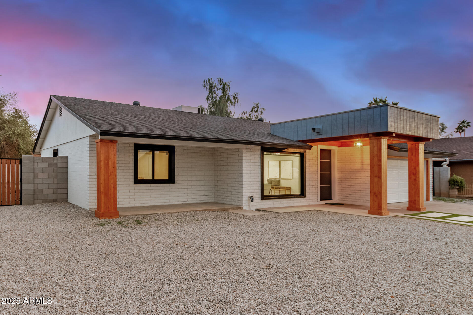 2905 W CAMPO BELLO Drive