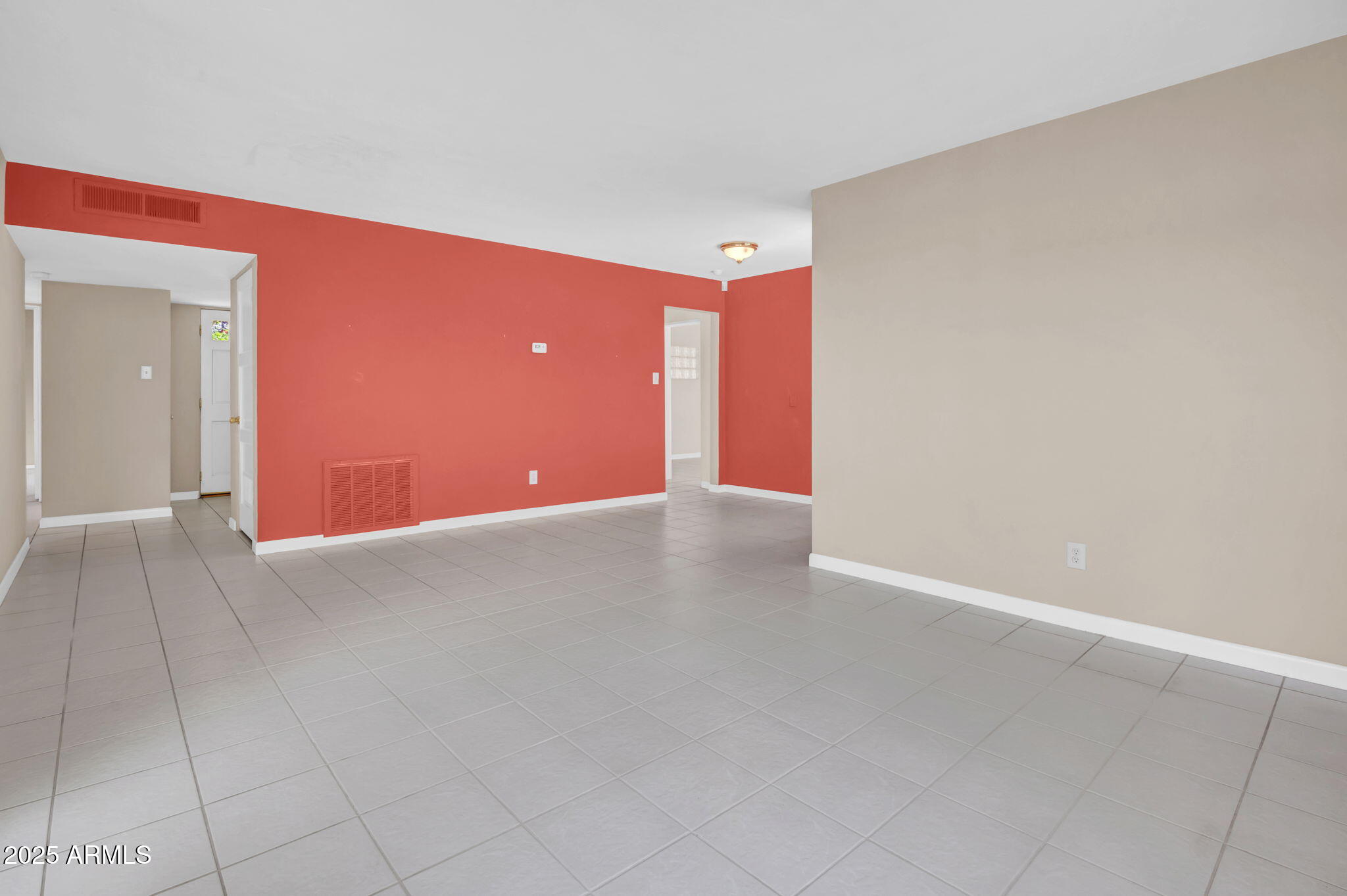 302 E ORANGE Drive