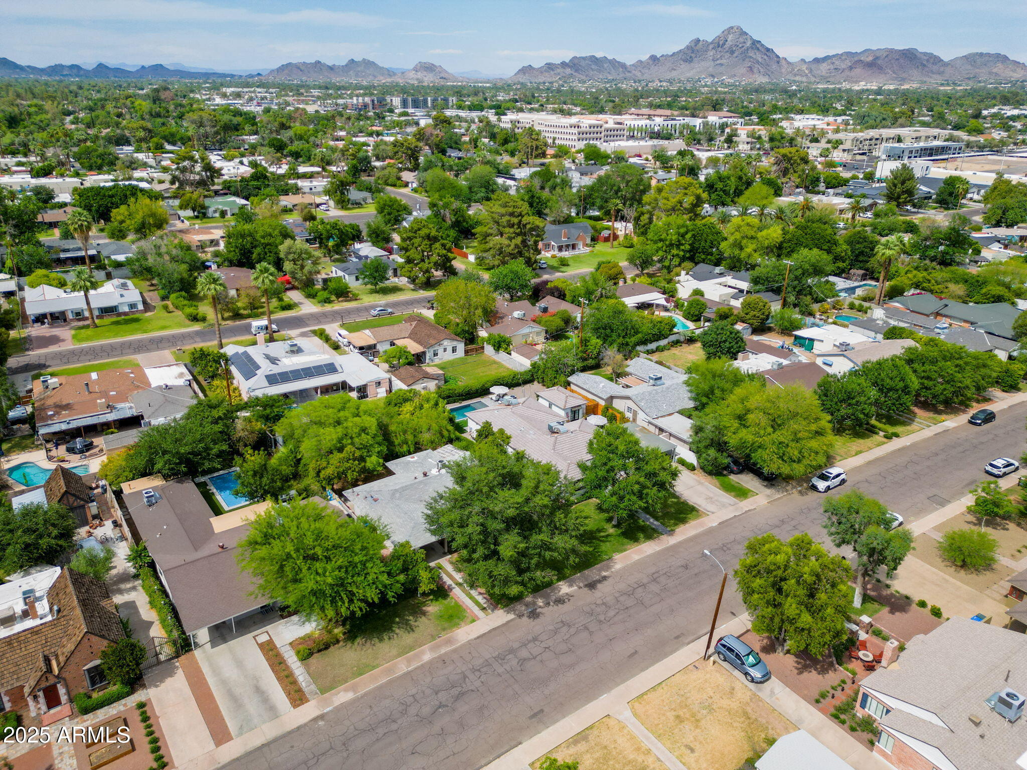 302 E ORANGE Drive