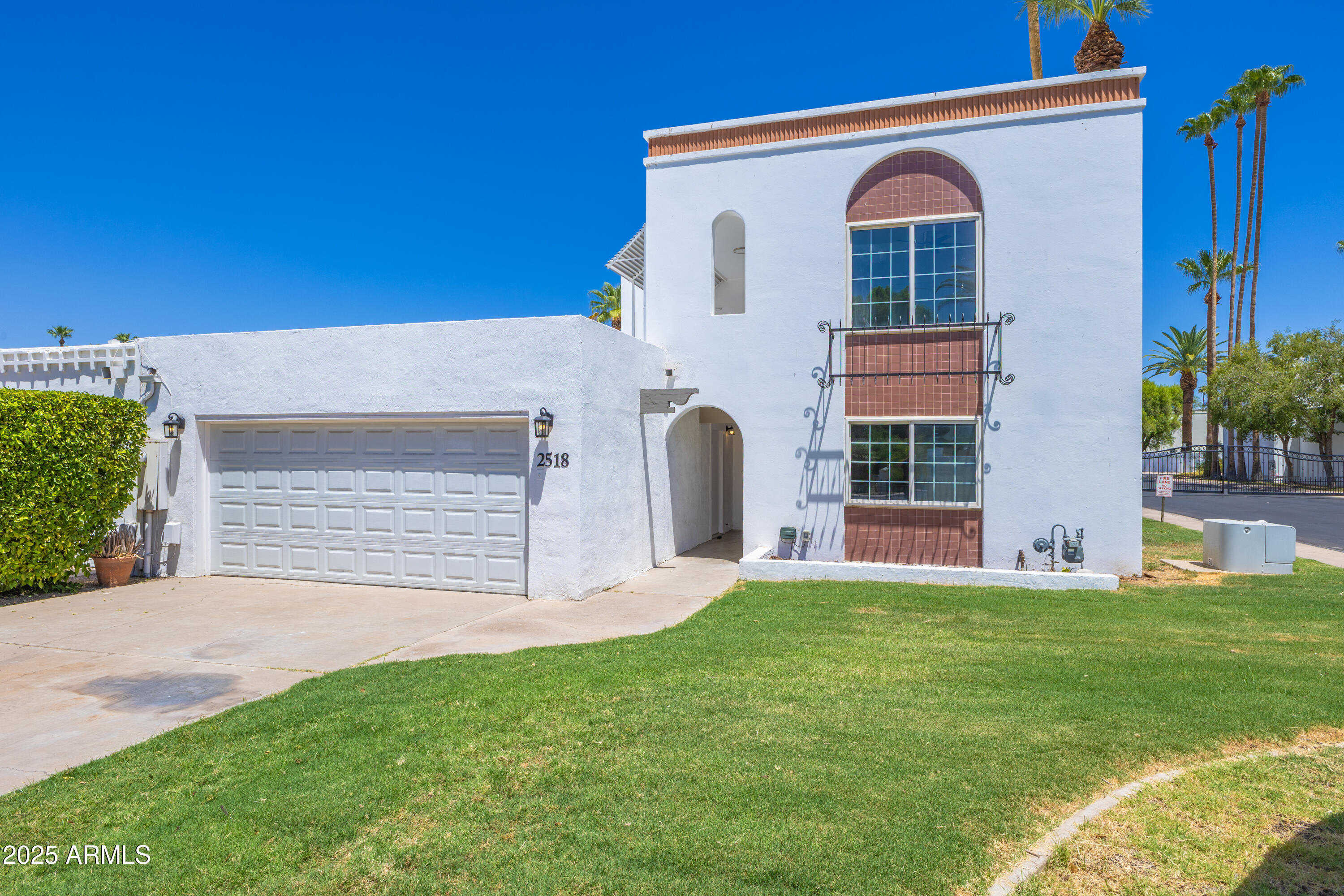 2518 E OSBORN Road