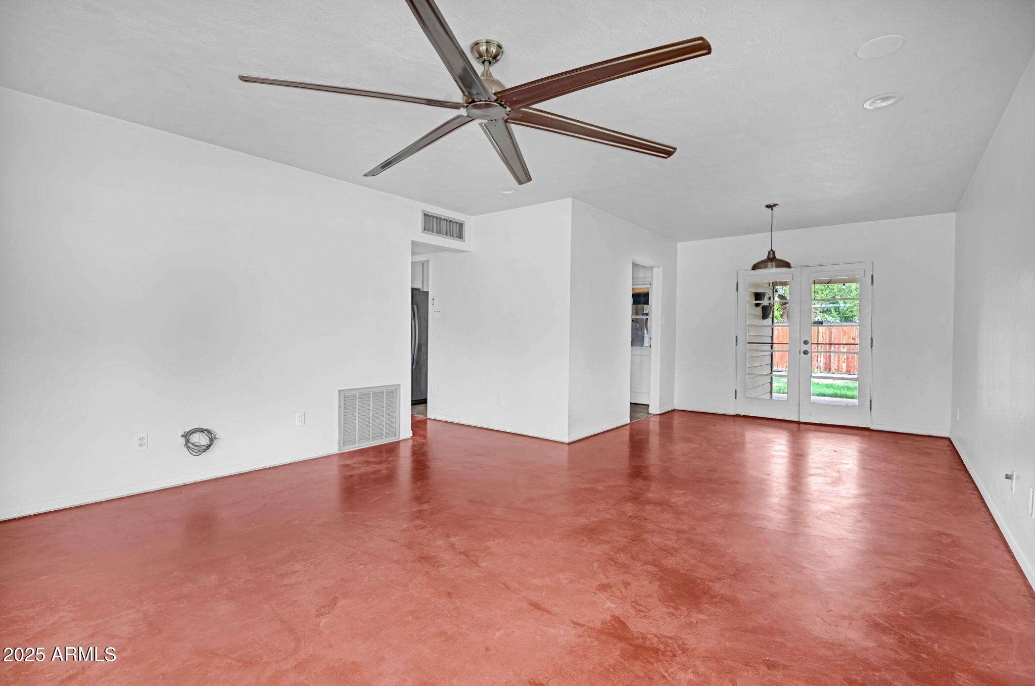 812 W MCLELLAN Boulevard