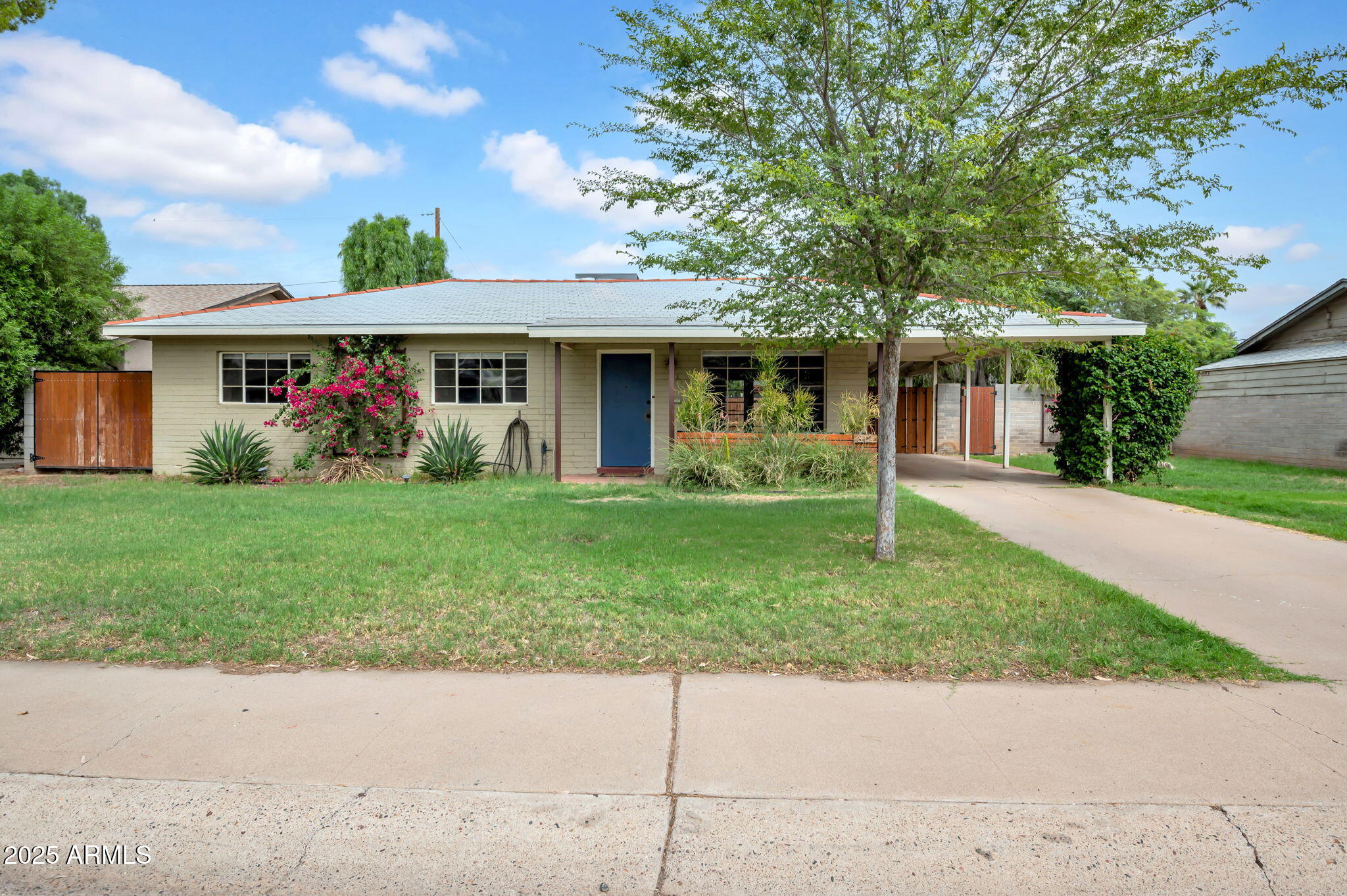 812 W MCLELLAN Boulevard