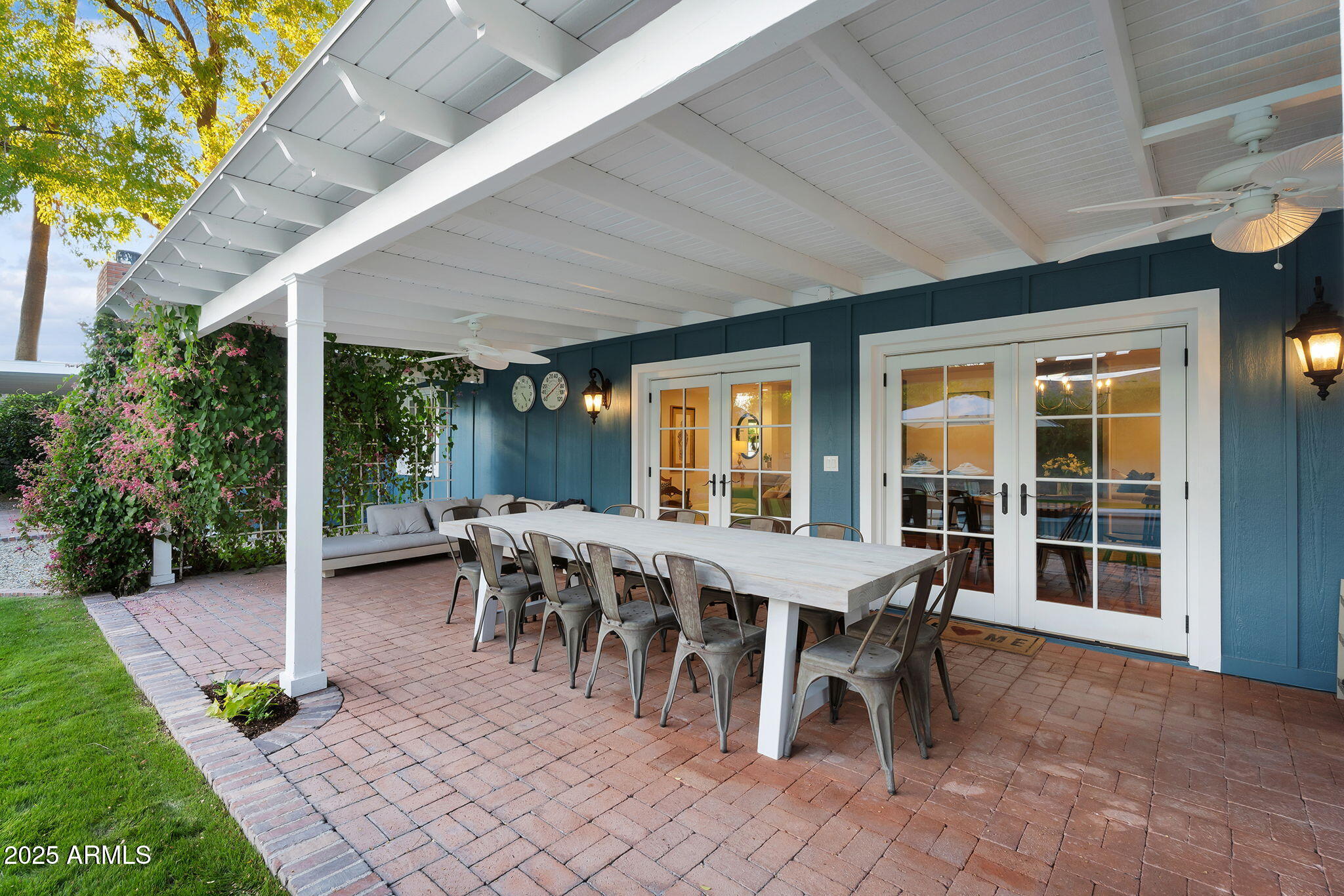 229 W BERRIDGE Lane