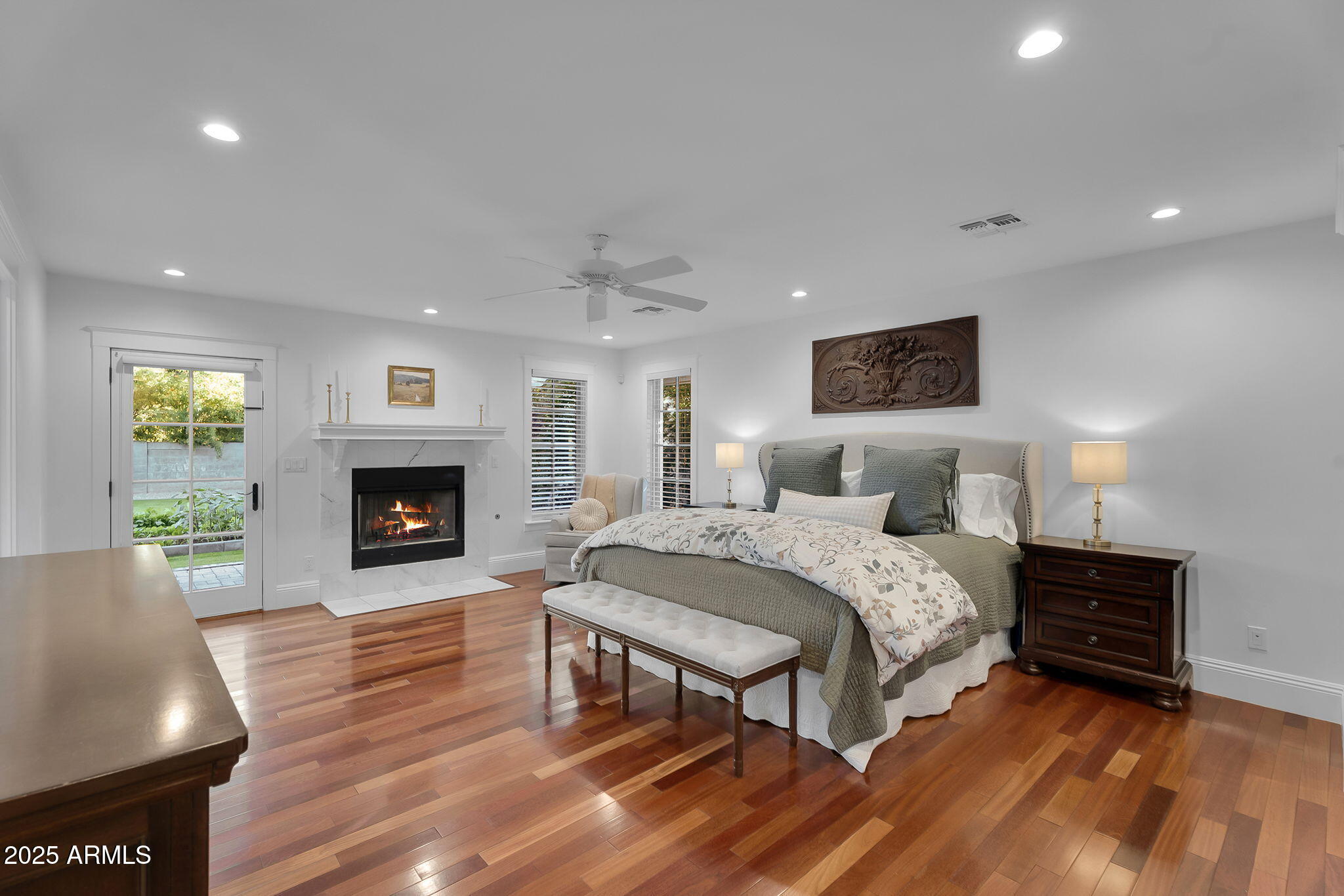 229 W BERRIDGE Lane