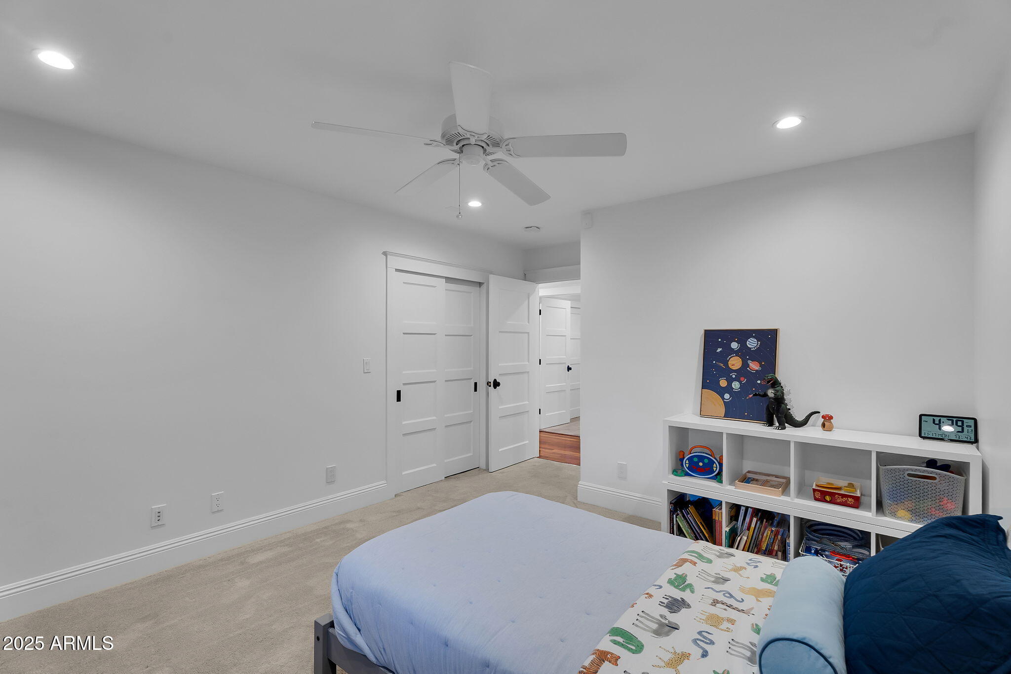 229 W BERRIDGE Lane
