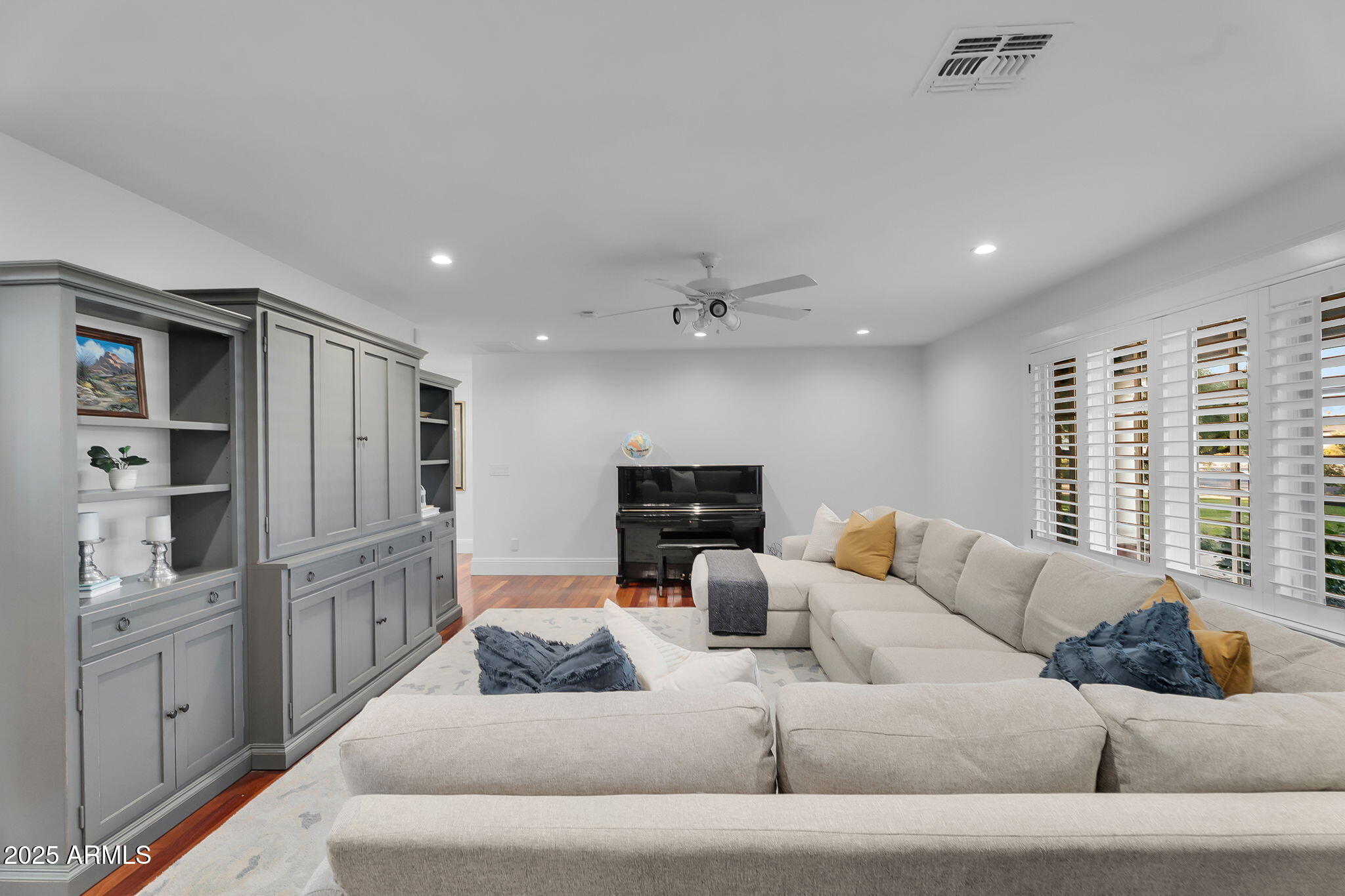 229 W BERRIDGE Lane