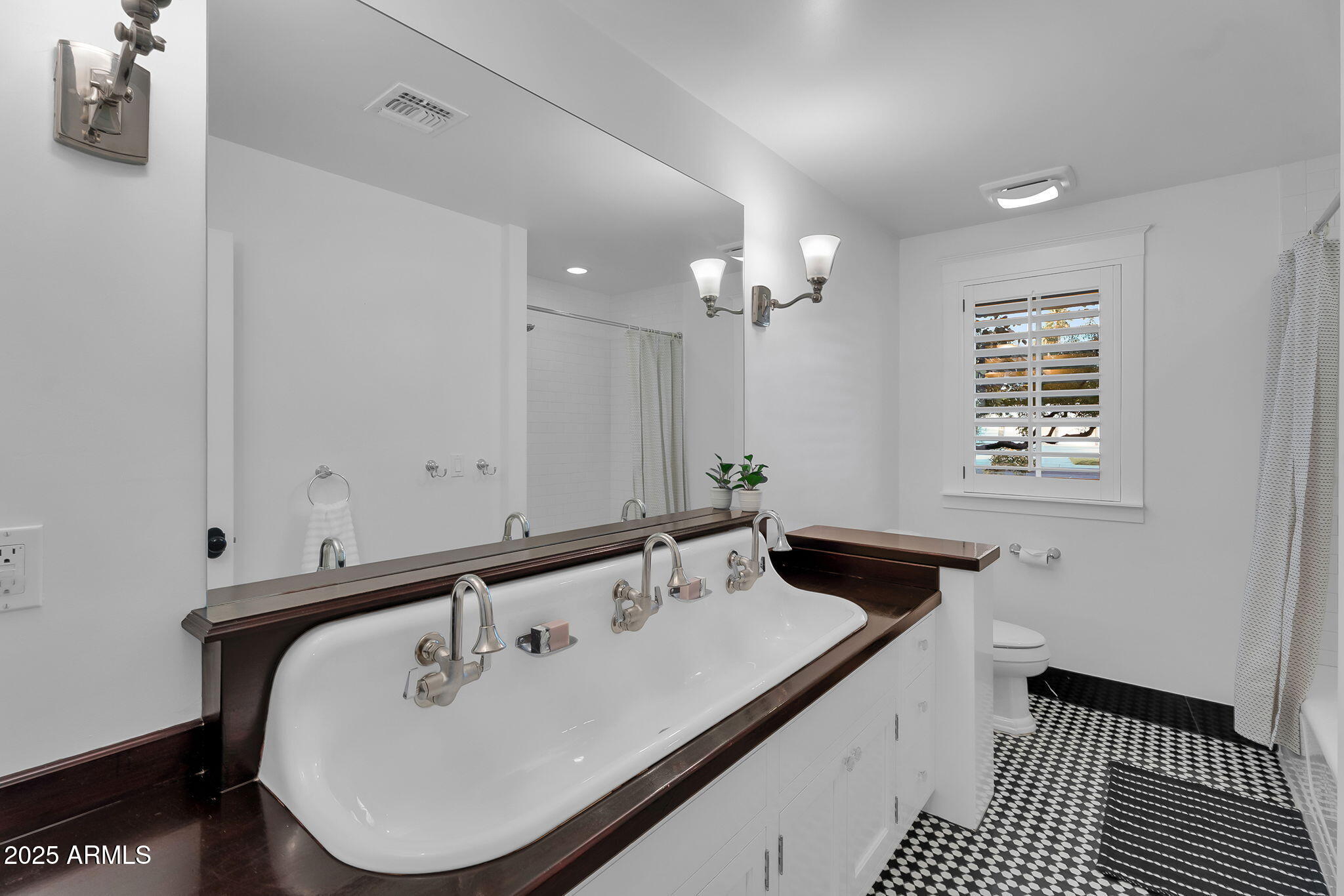 229 W BERRIDGE Lane