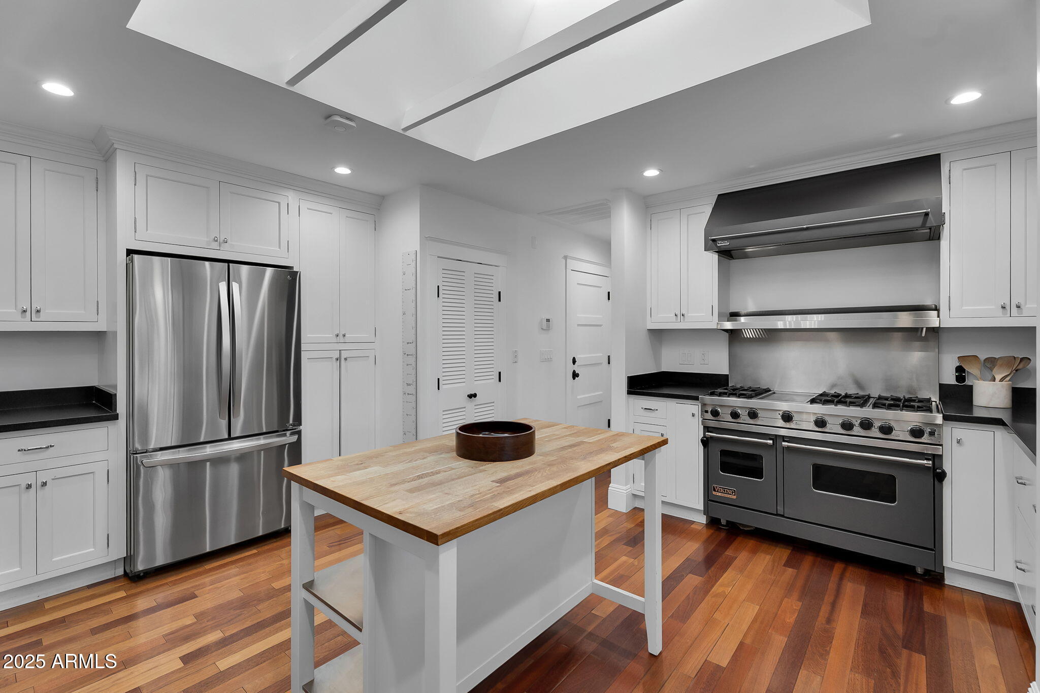 229 W BERRIDGE Lane