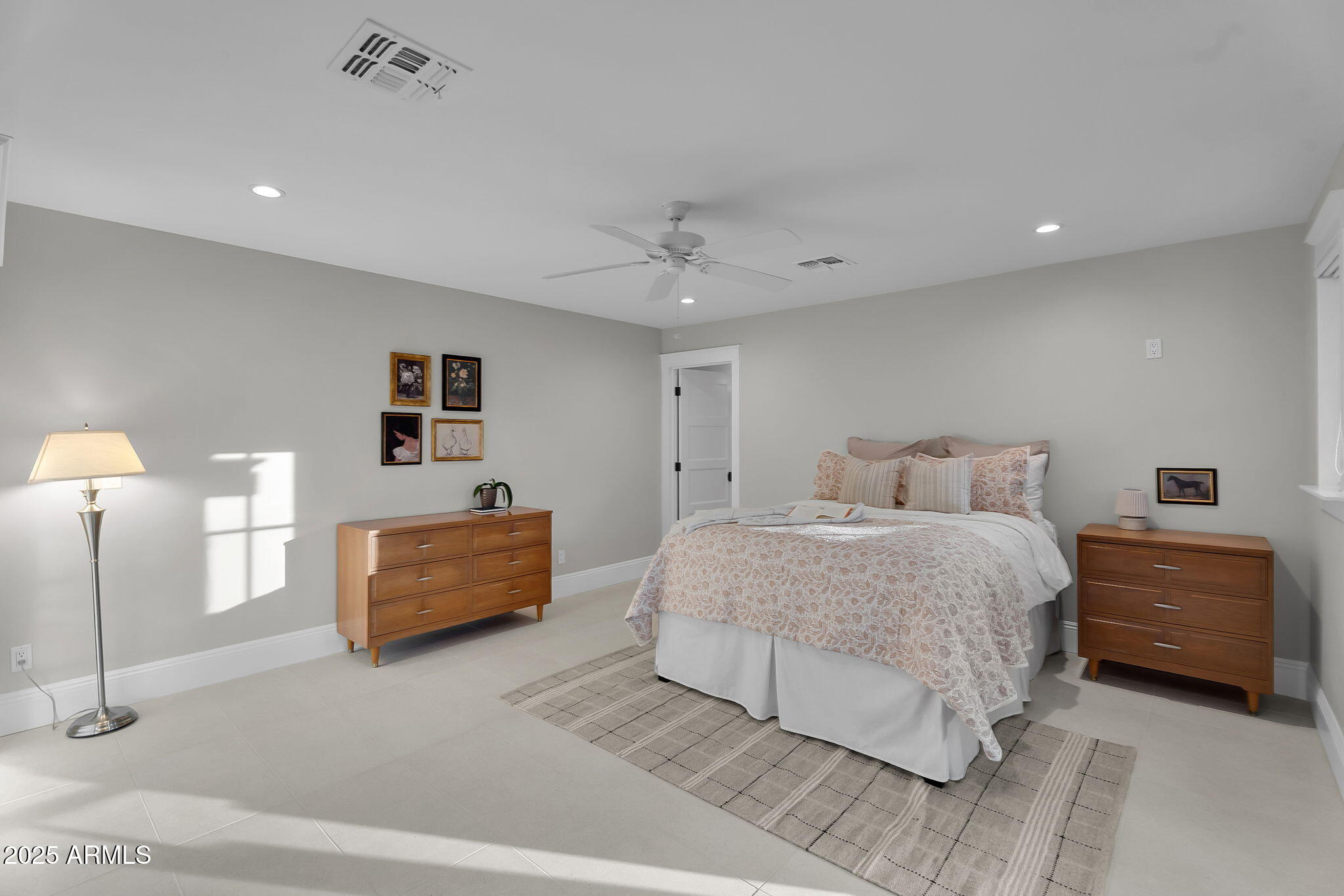 229 W BERRIDGE Lane