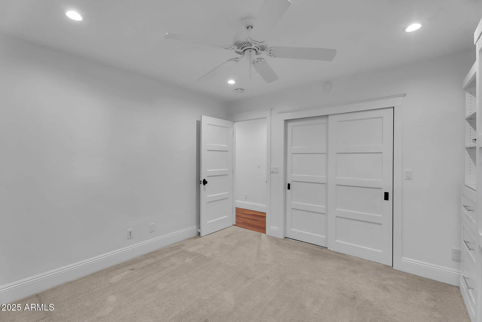 229 W BERRIDGE Lane