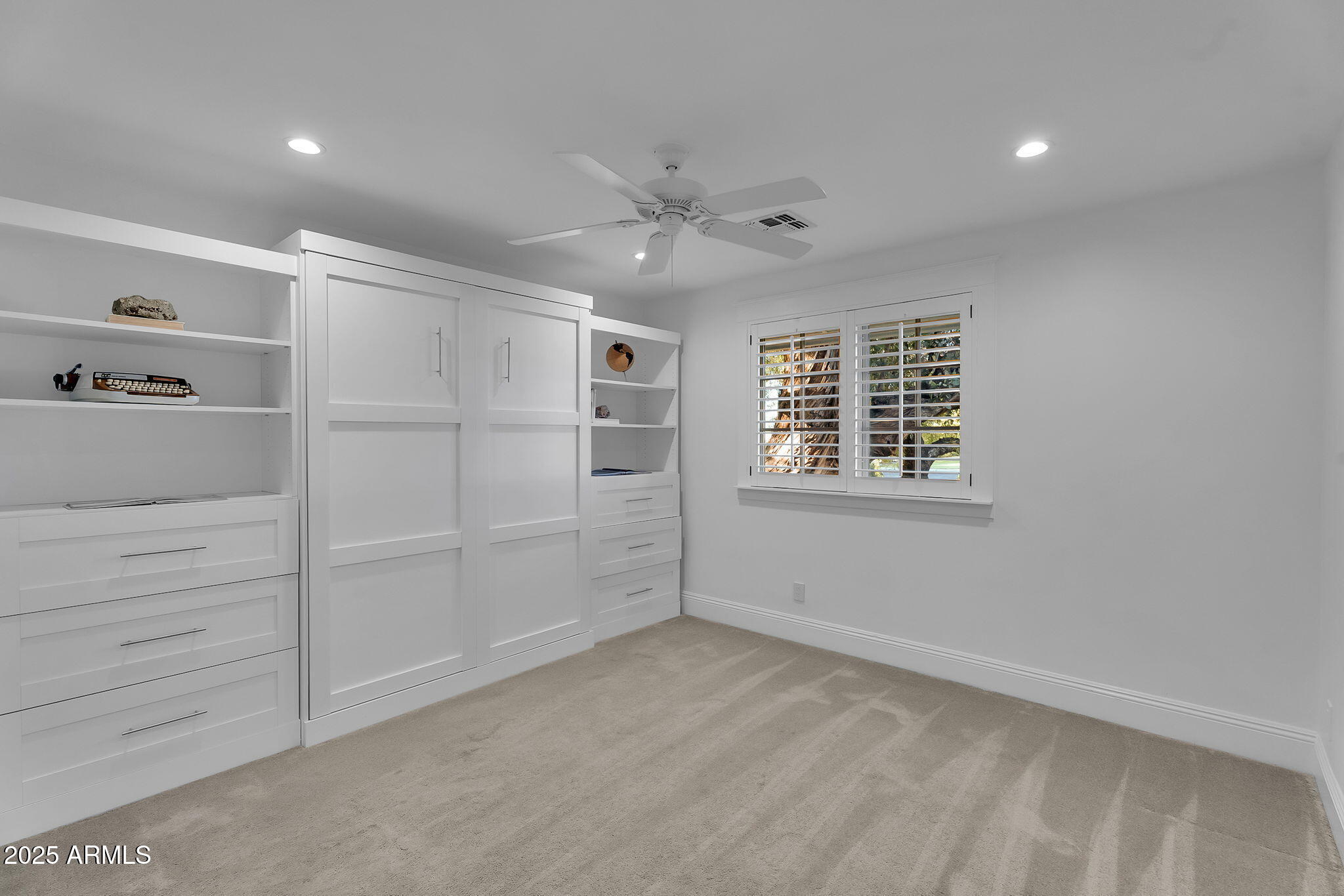 229 W BERRIDGE Lane