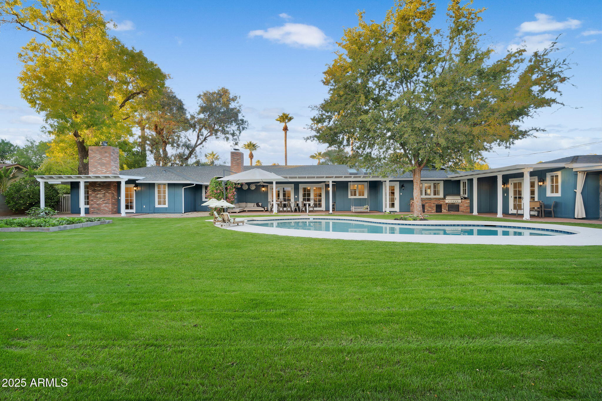 229 W BERRIDGE Lane