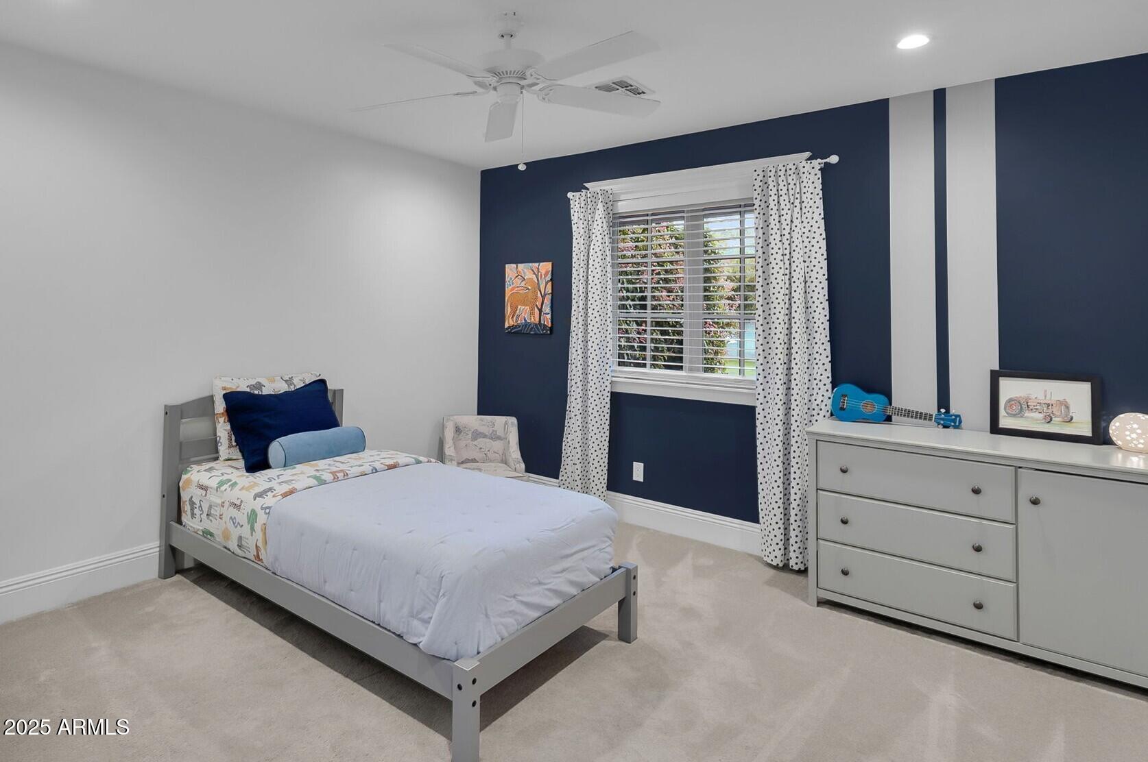229 W BERRIDGE Lane