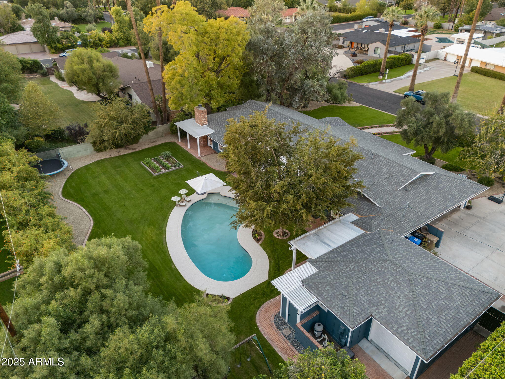 229 W BERRIDGE Lane