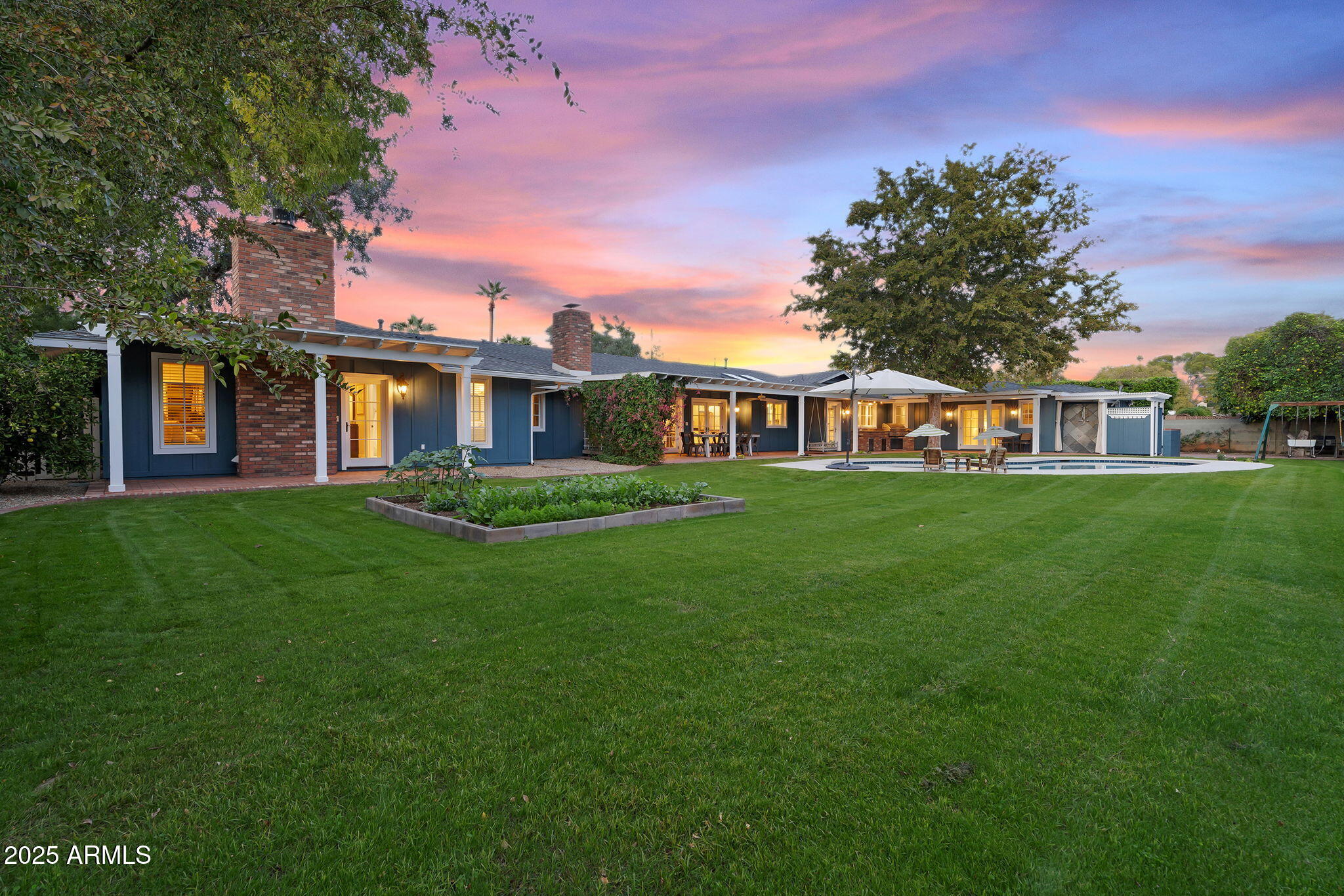 229 W BERRIDGE Lane
