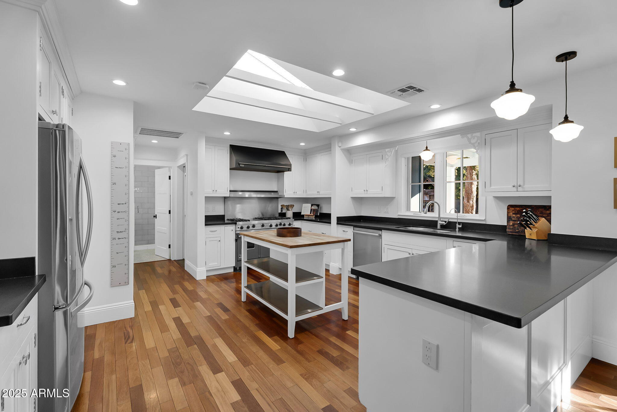 229 W BERRIDGE Lane