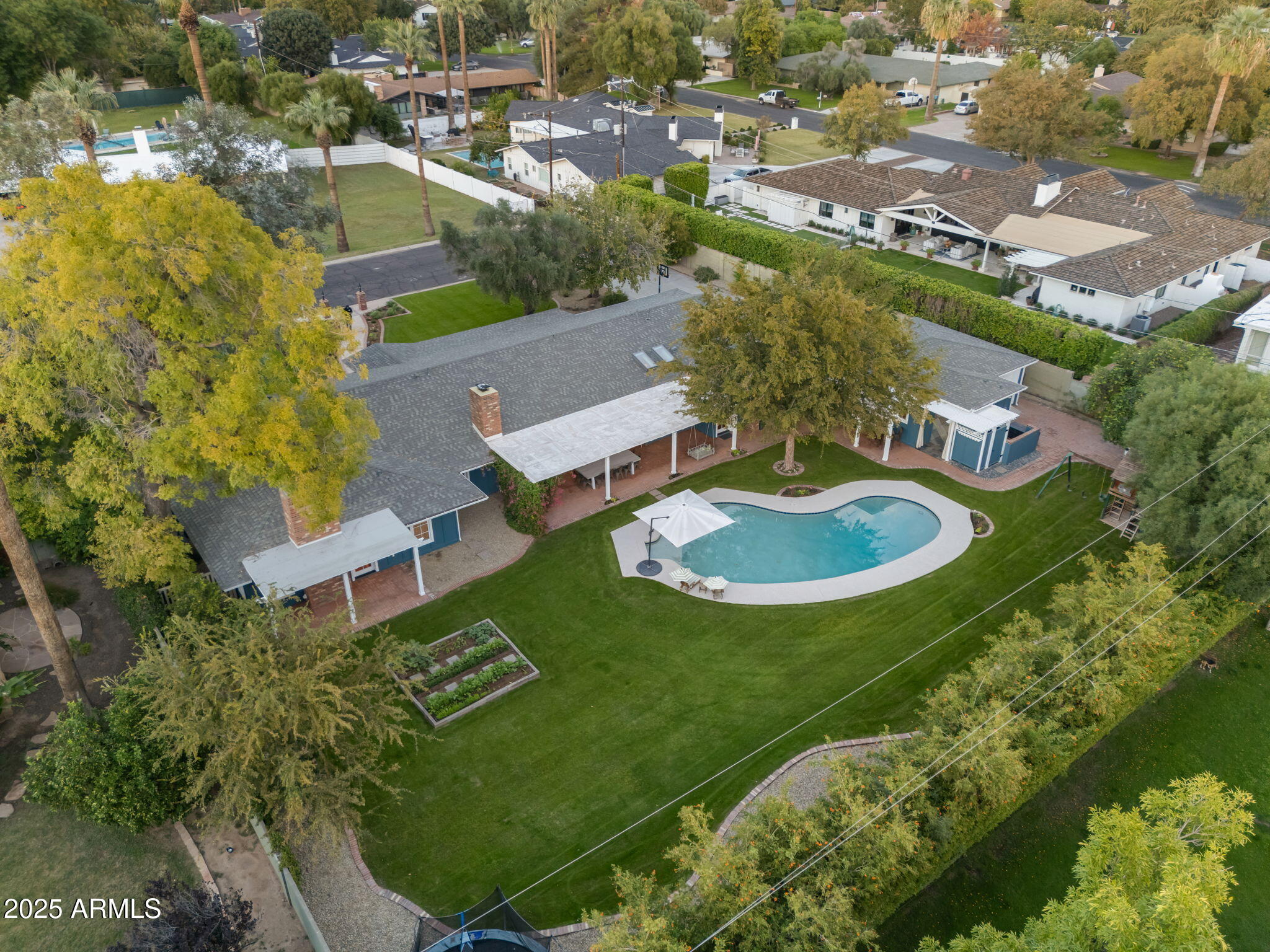 229 W BERRIDGE Lane