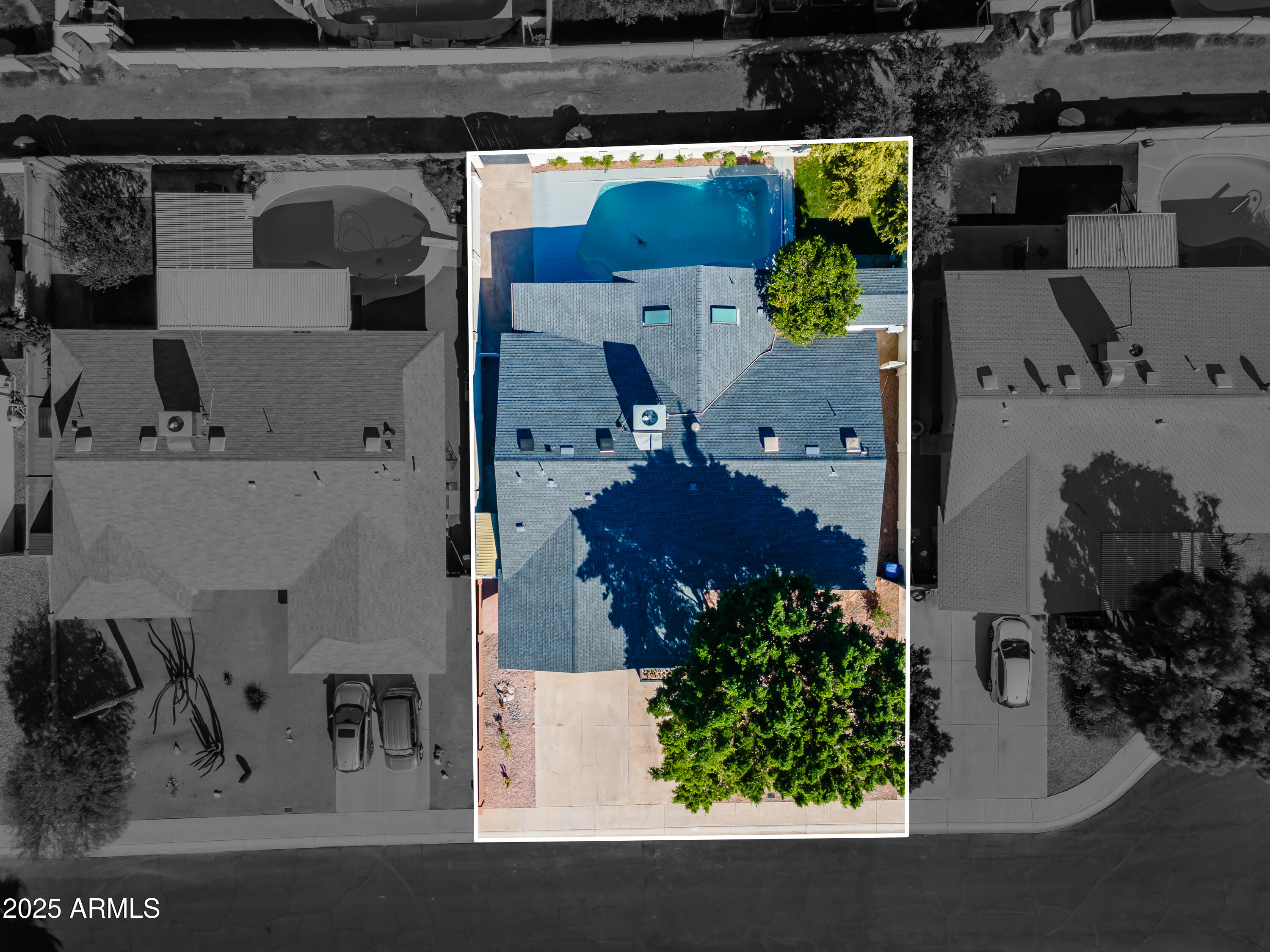1316 E CARTER Drive